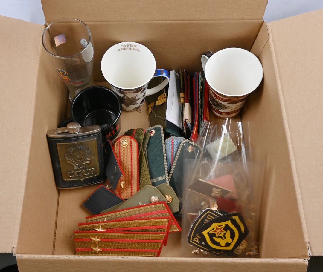 Mixed selection of Soviet Union and Russian era items. Soviet Union