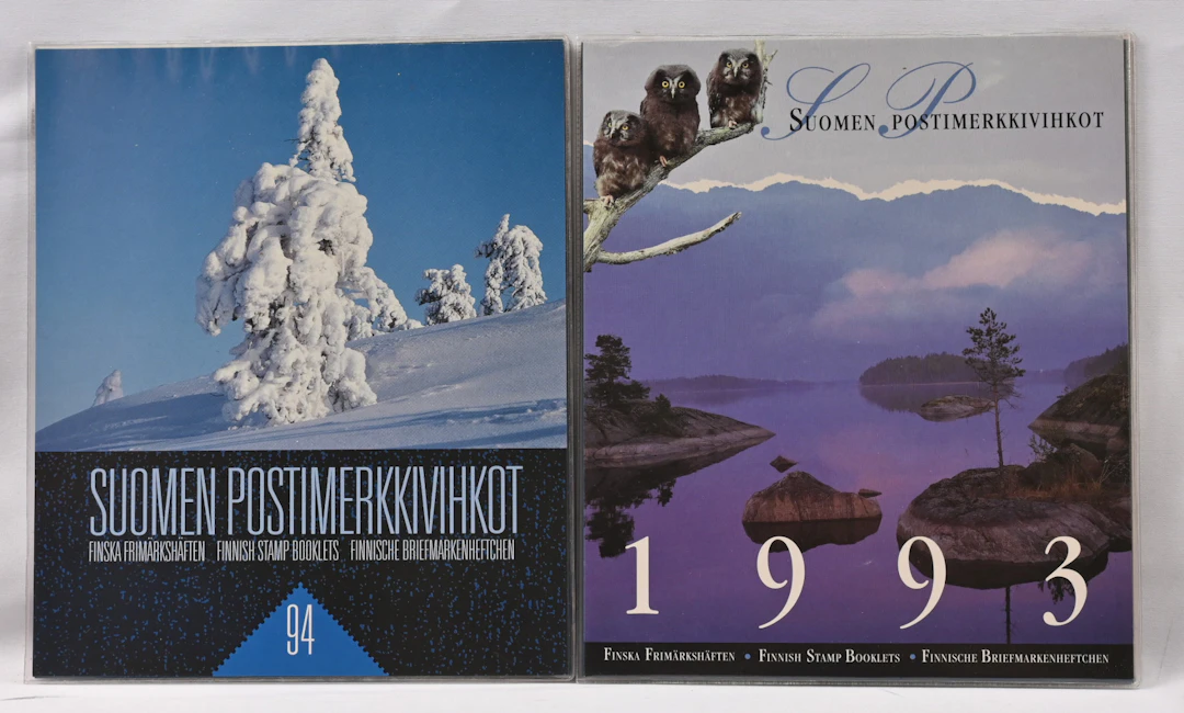 Finnish stamp booklets 1993 and 1994. Ca. 50 forever stamps