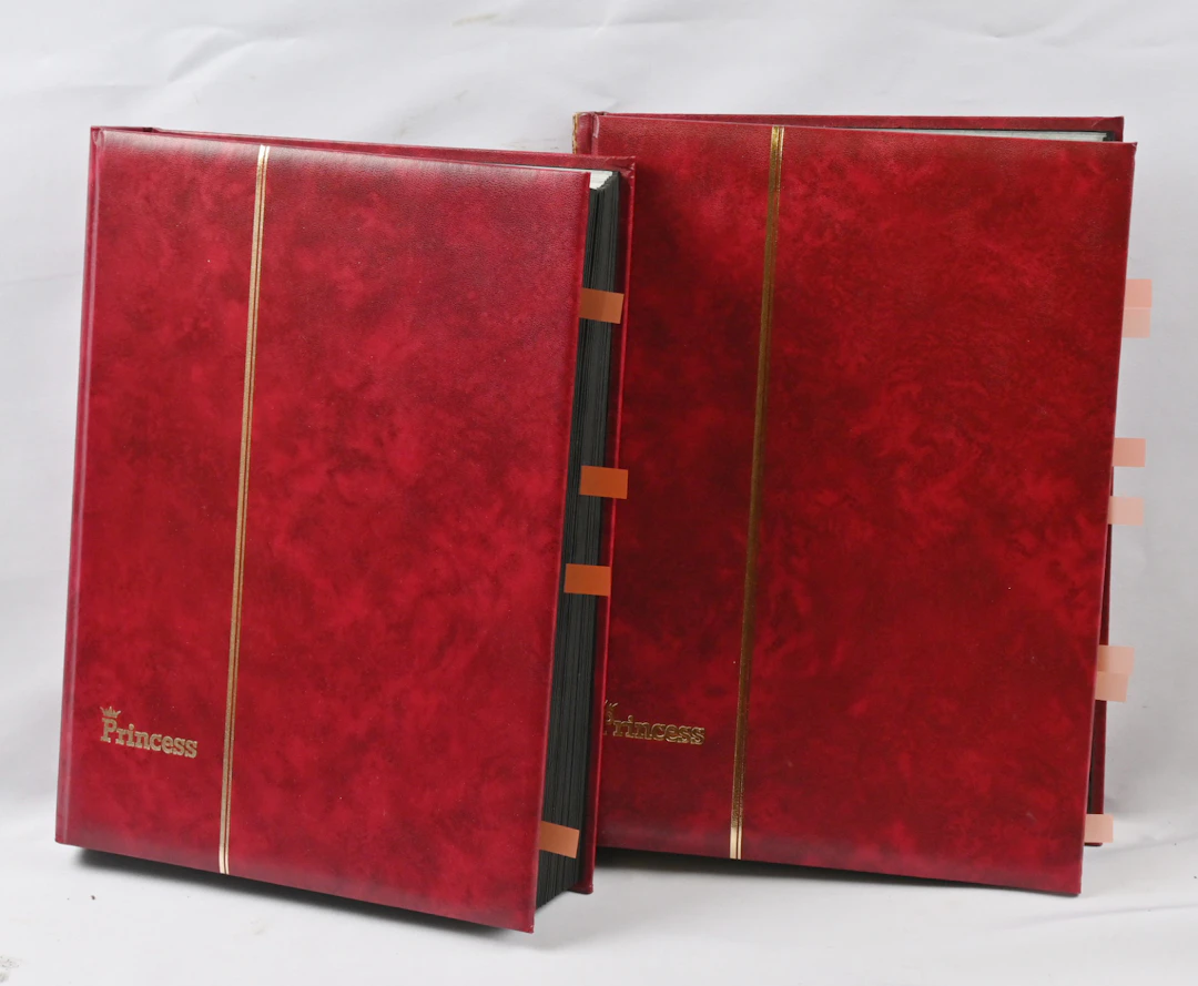 1885 - 2006 stock material in two stockbooks, mainly 1990 - 2000s
