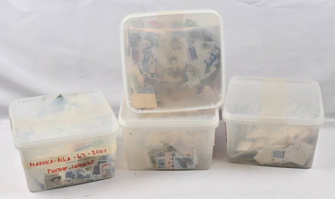 Finland, fine selection of loose stamps, approximately 1.2 KG in four