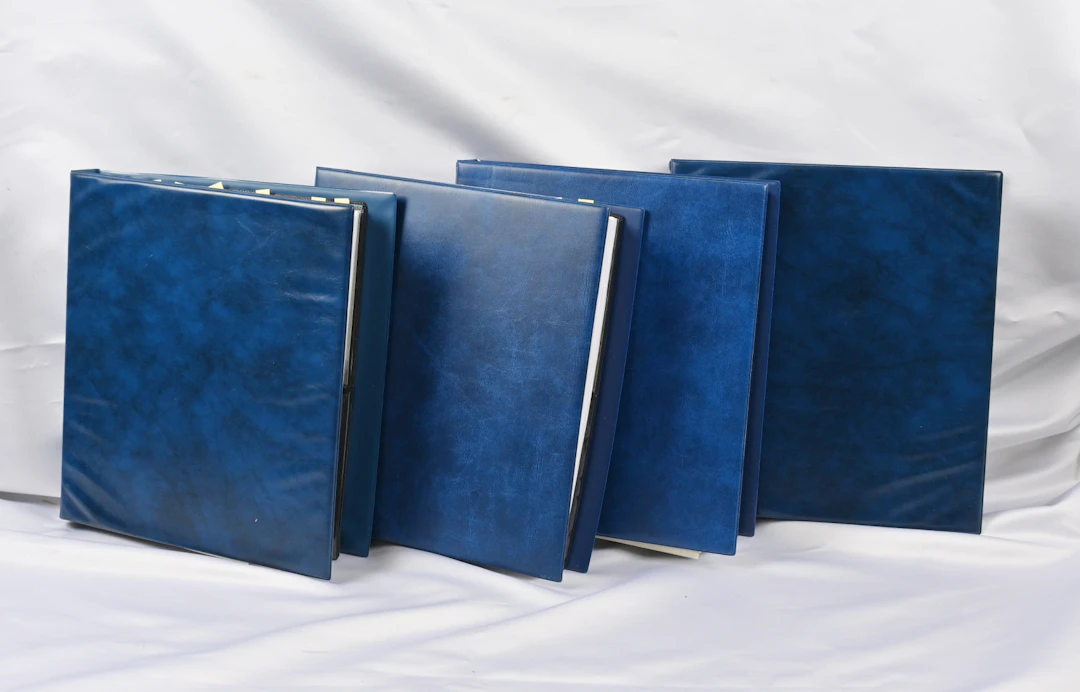 1991 - 1995 in four binders commemorative stamps, definitive stamps