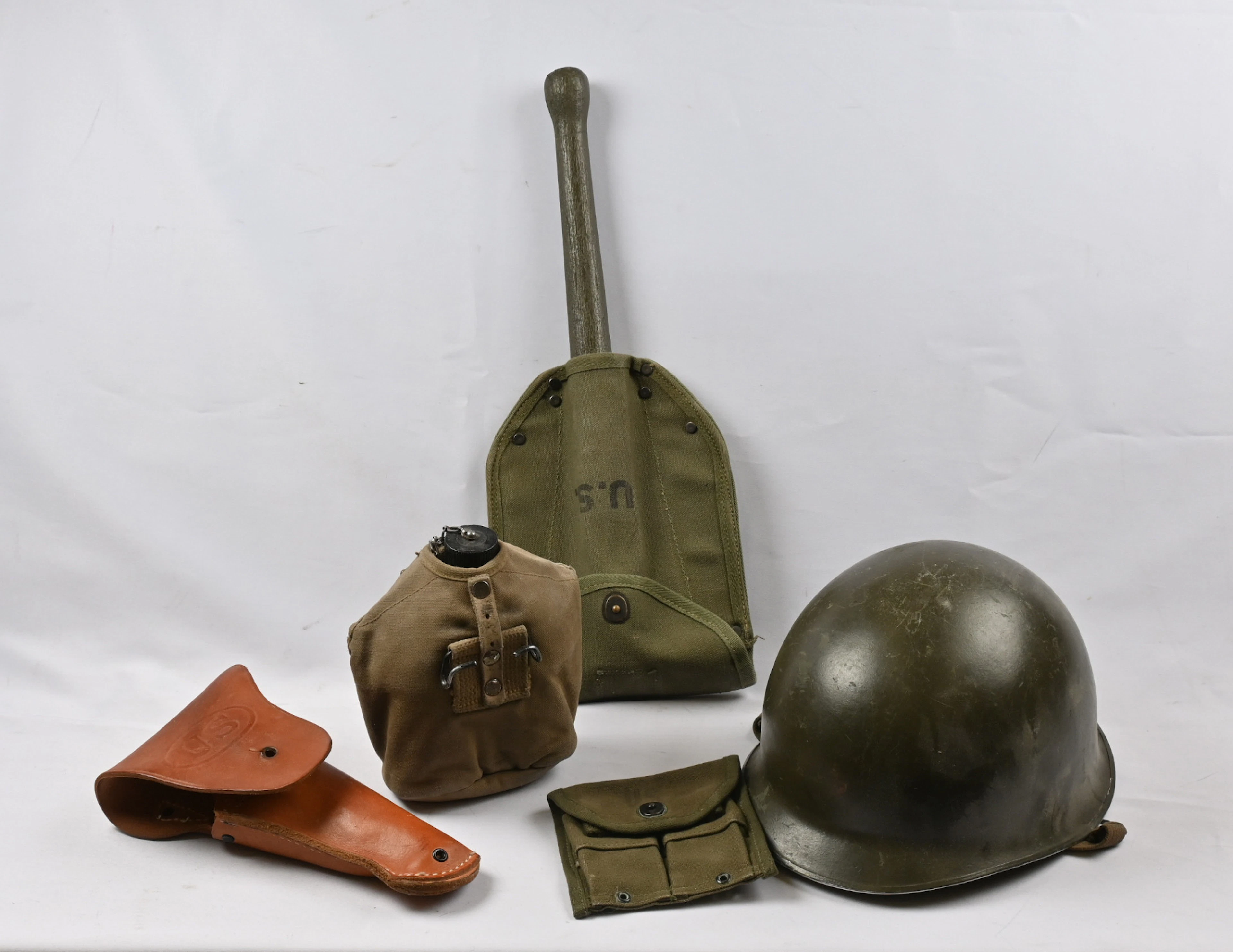 Selection of American militaria items from the periods of the Korean