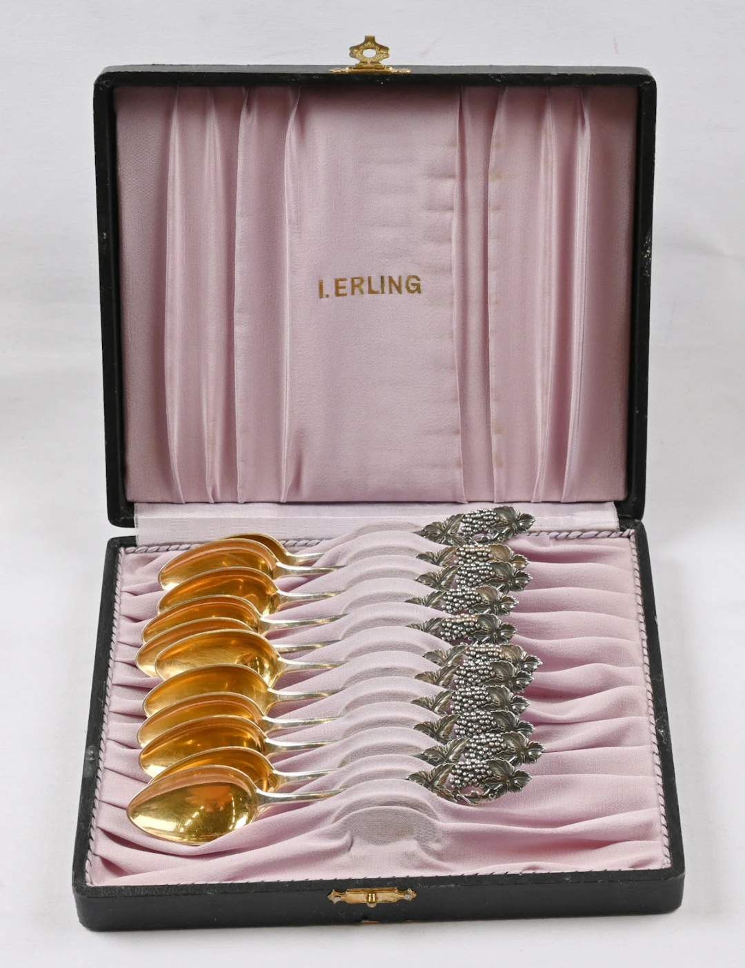 Coffee spoons ”Rypäle”, 813 silver, 11 pieces (á 10 g) in a box.