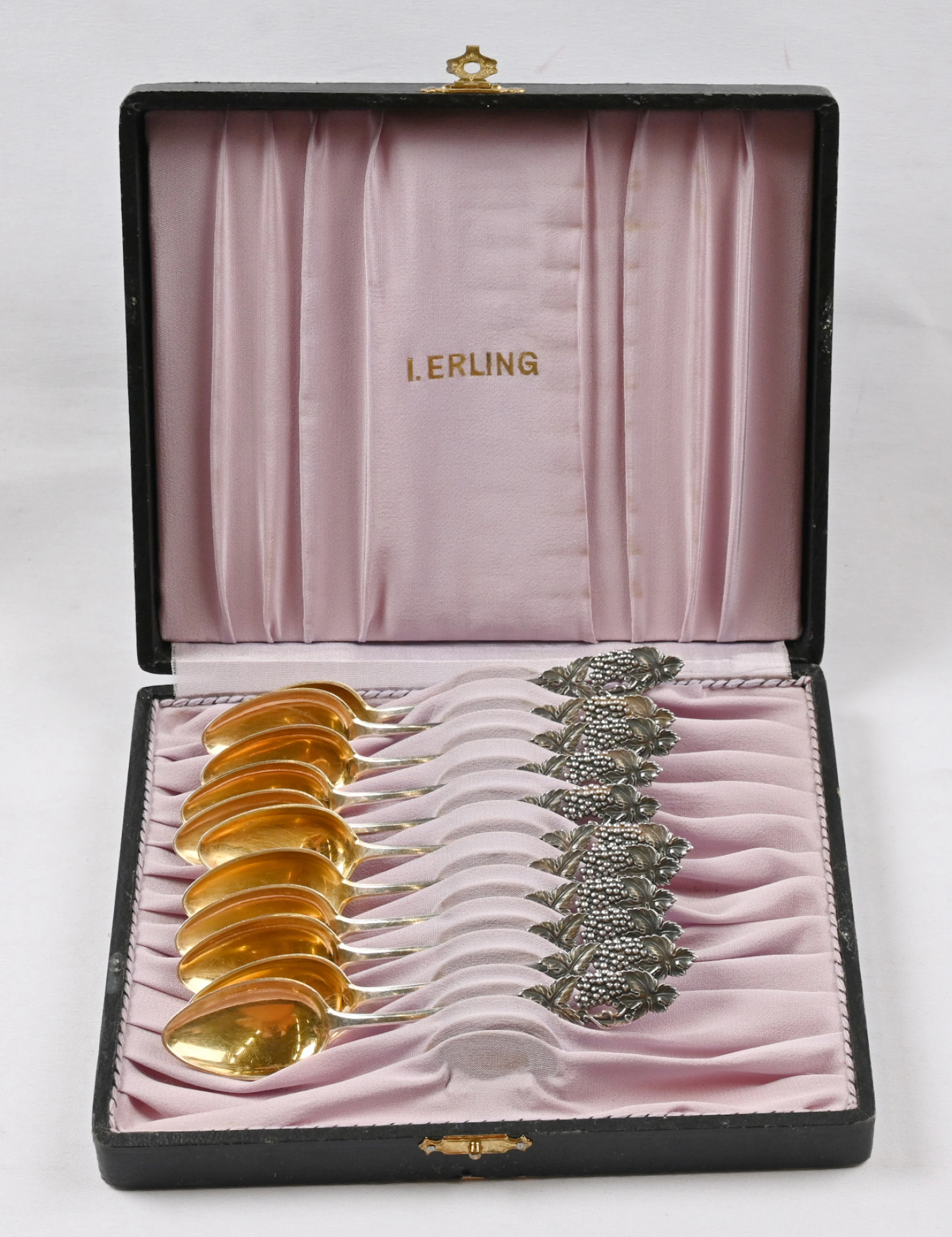 Coffee spoons ”Rypäle”, 813 silver, 11 pieces (á 10 g) in a box.