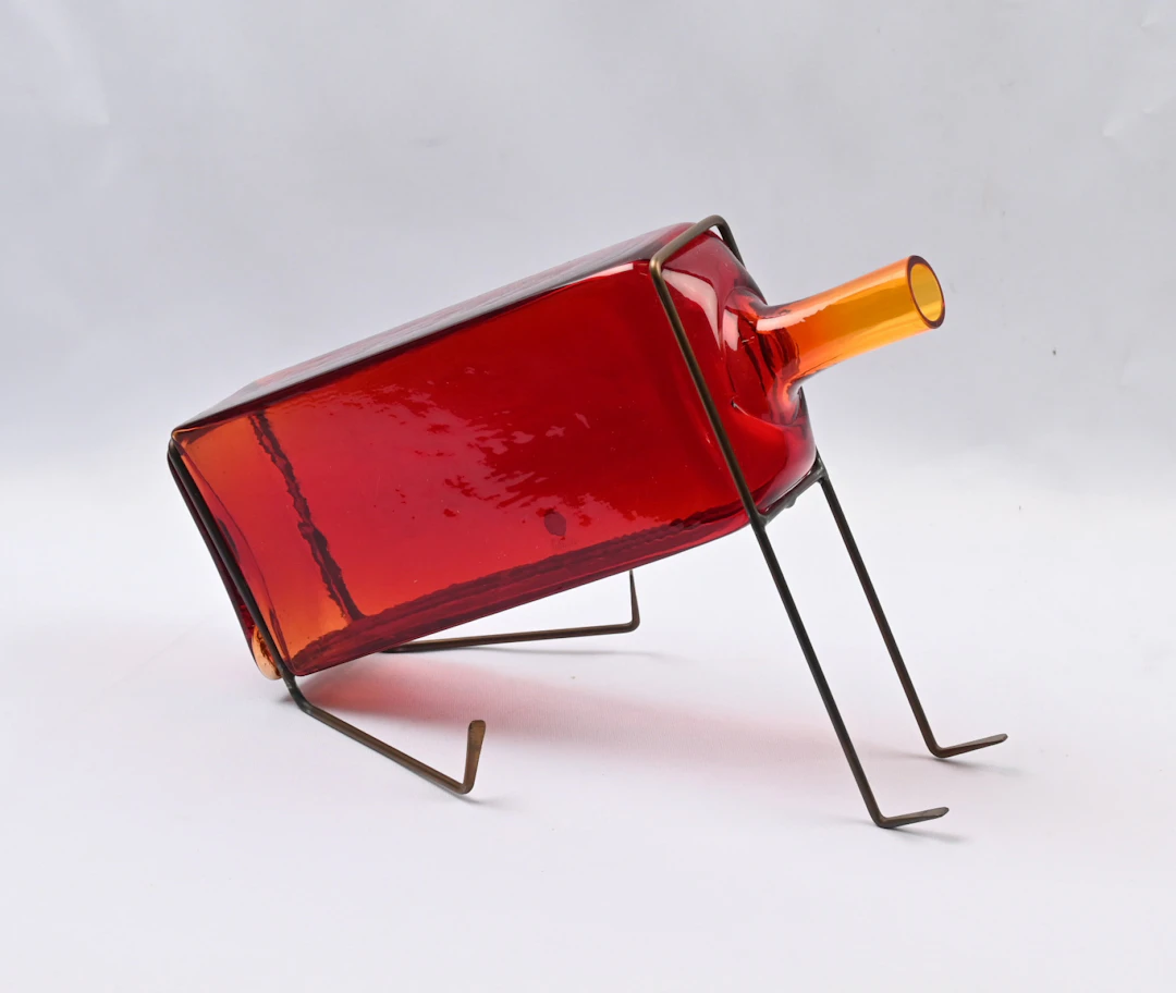 Markku Salo, "Helposti punastuva", Pro Arte art glass sculpture, signature.