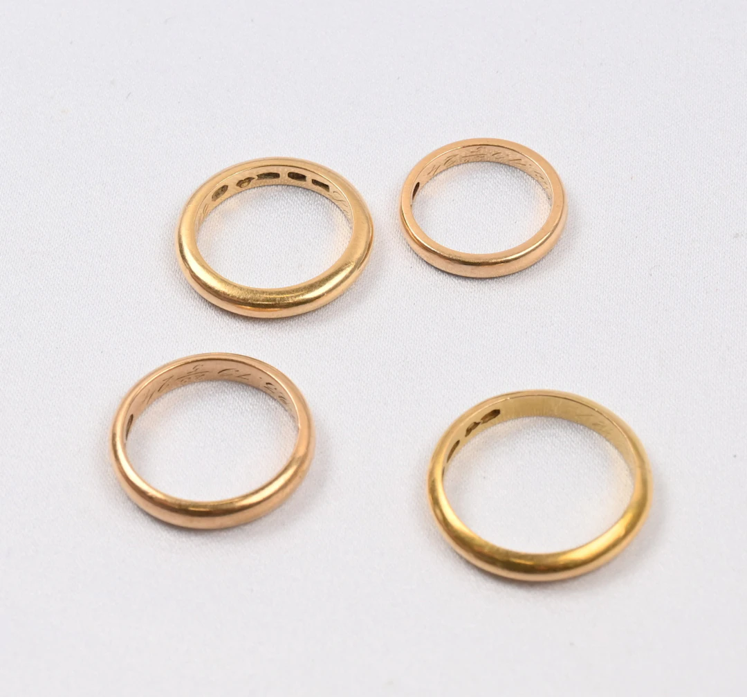 Gold rings, 18 karat (750) gold four pieces. Weight in total 22 g.