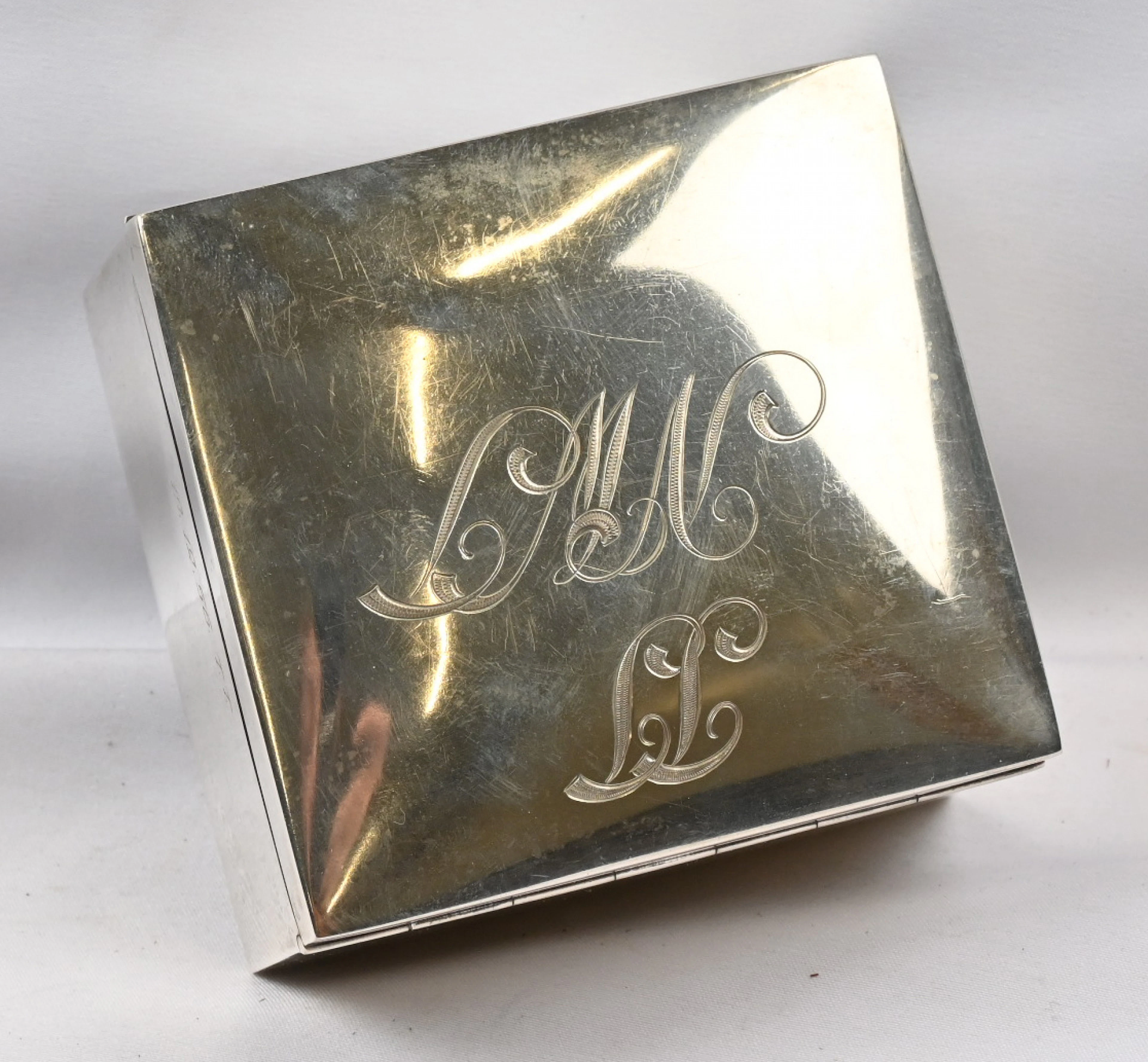 Cigarette case silver (830), inside light wood veneer. Gross weight