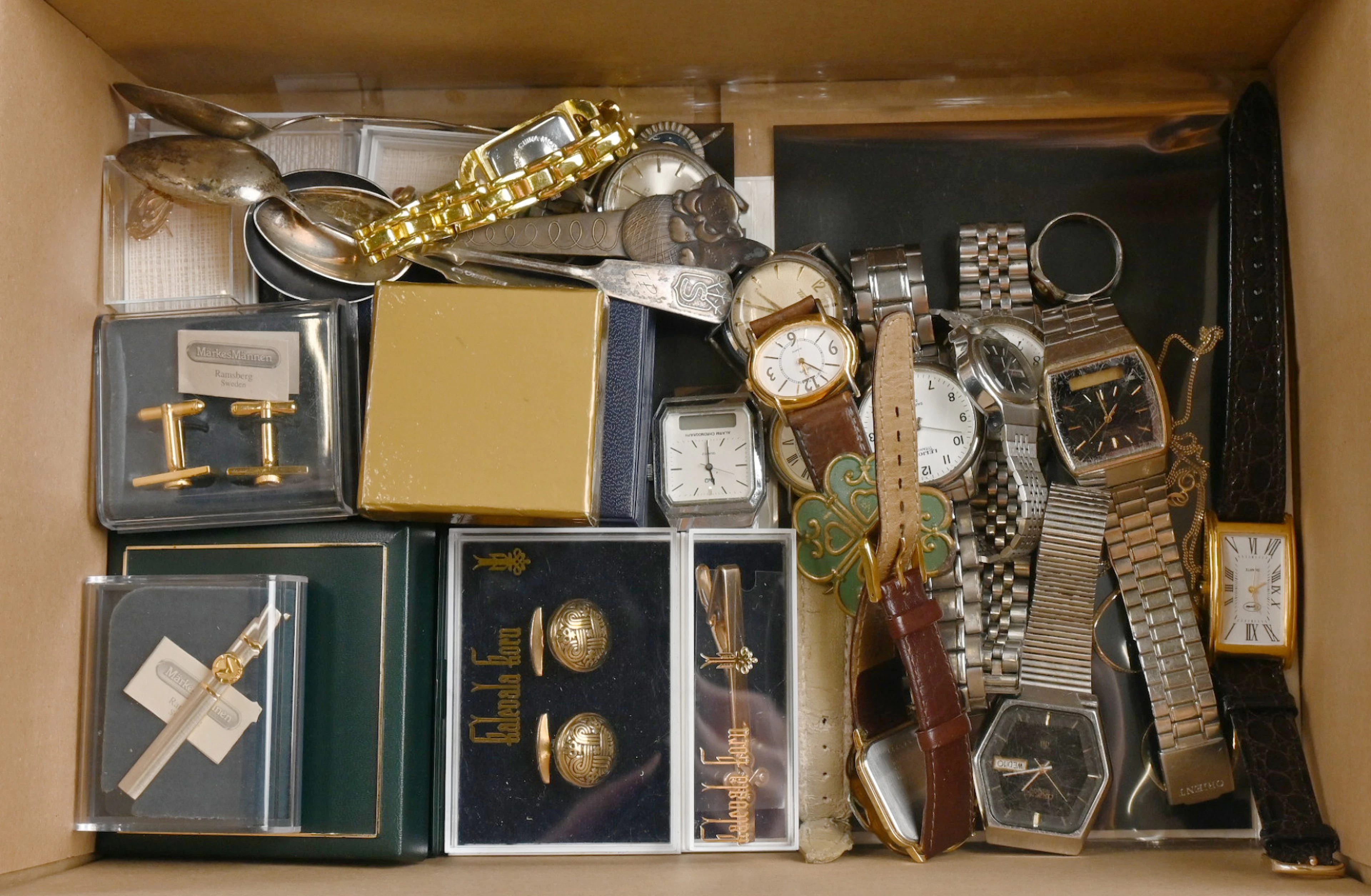 Jewelry etc. fine selection included also gold jewelry eg. anklet