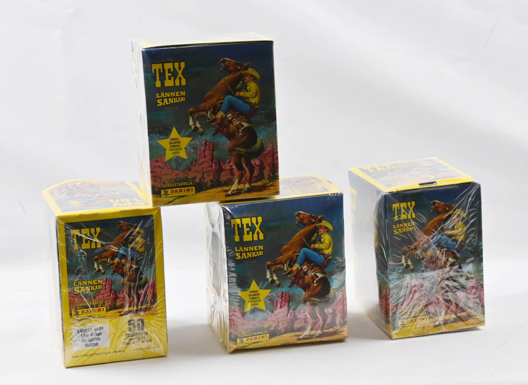 Tex Willer Panini 4 boxes, 50 packs in a box and 5 stickers as well