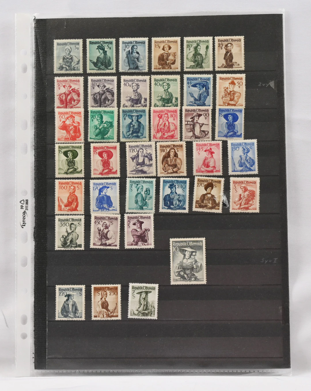 1948/1958 National costumes Mi 893-926 and 978-980, MNH ** stamps.