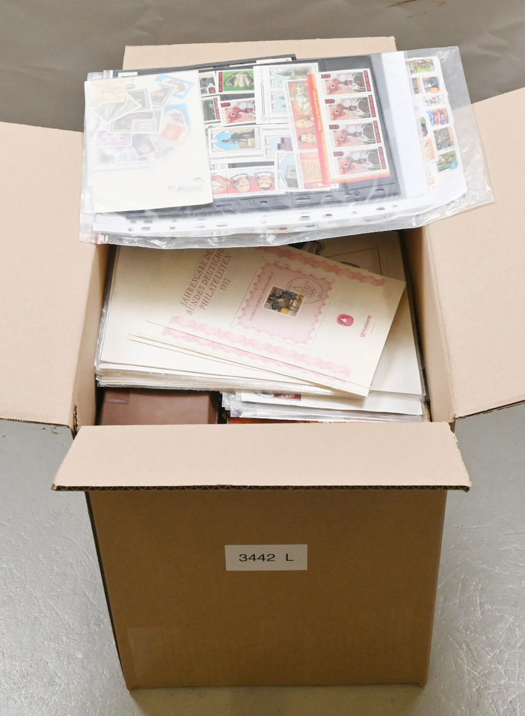 Mixed selection of foreign loose stamps and kiloware in a box of over 8½ KG.