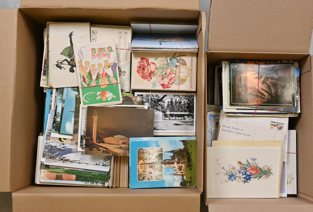 Discovery lot of approximately 10 KG from old to new including artist