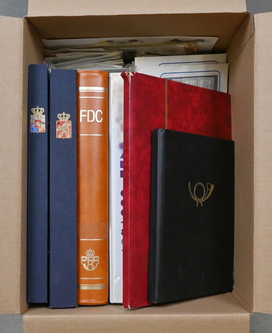 Nordic countries etc. material in a box of over 9 KG. Stamps in a