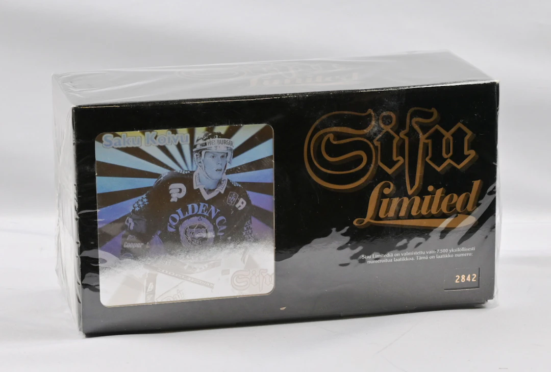 1995-96 Sisu Limited box