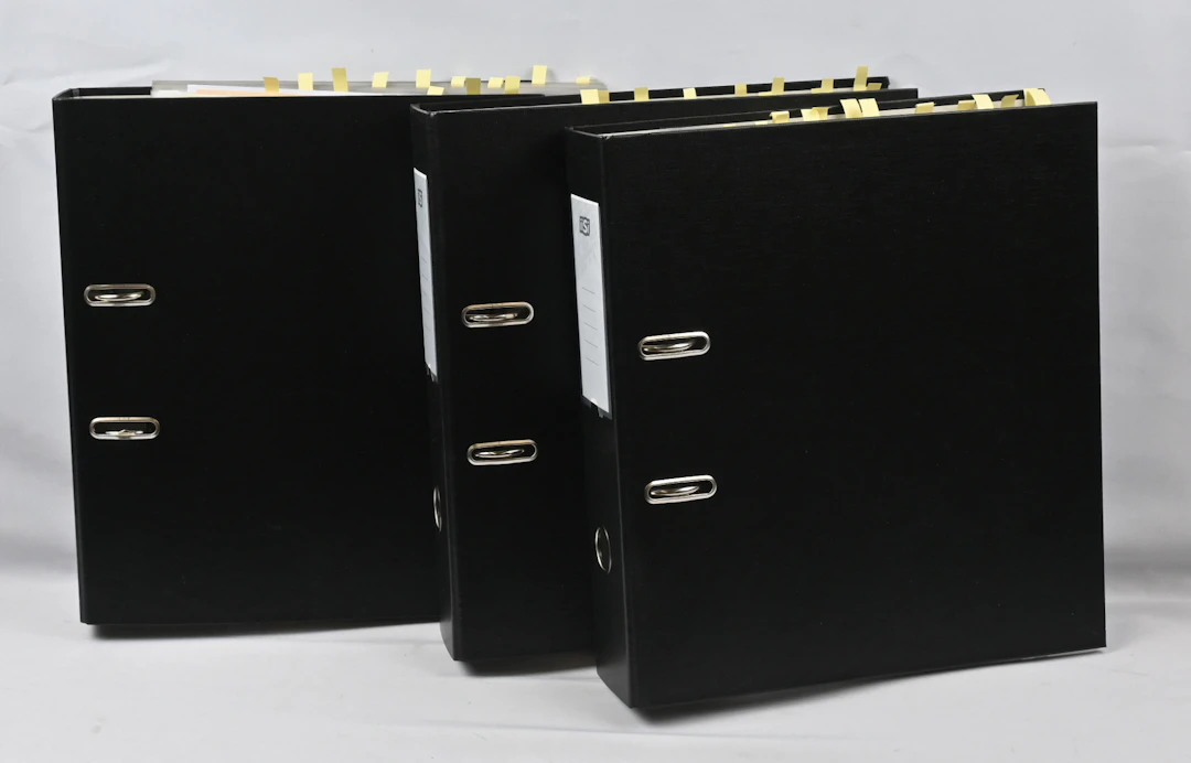 In three binders interesting and versatile old material beautifully