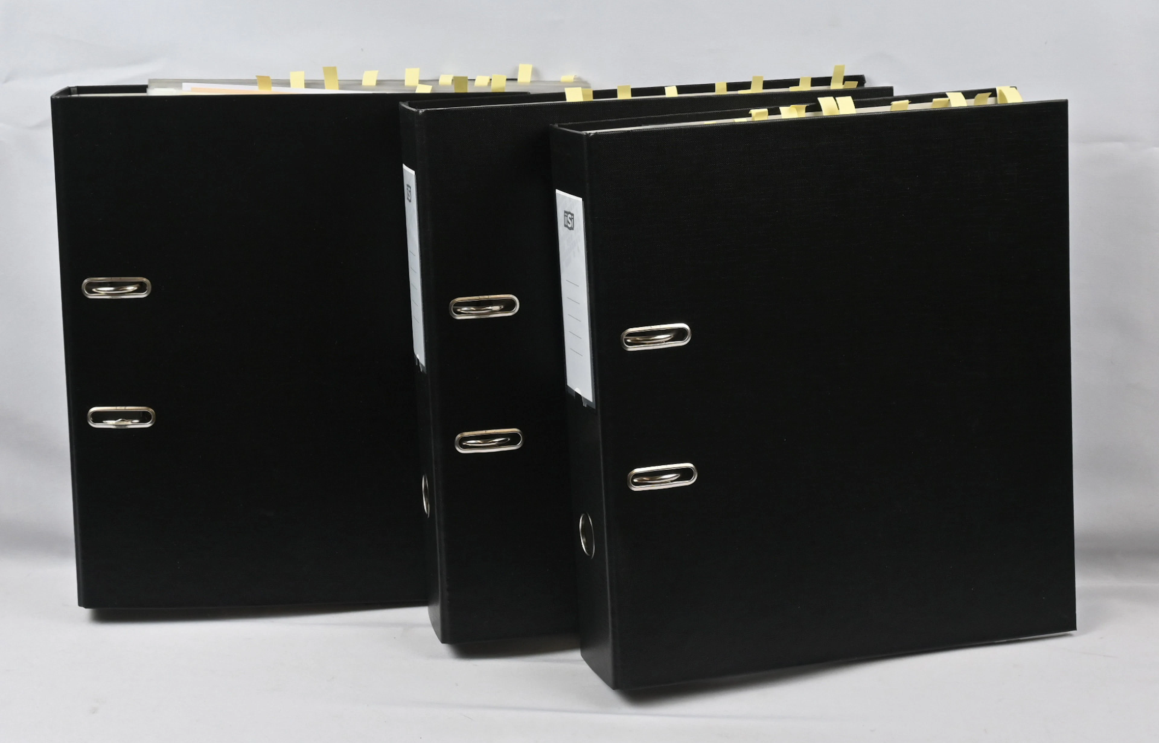In three binders interesting and versatile old material beautifully