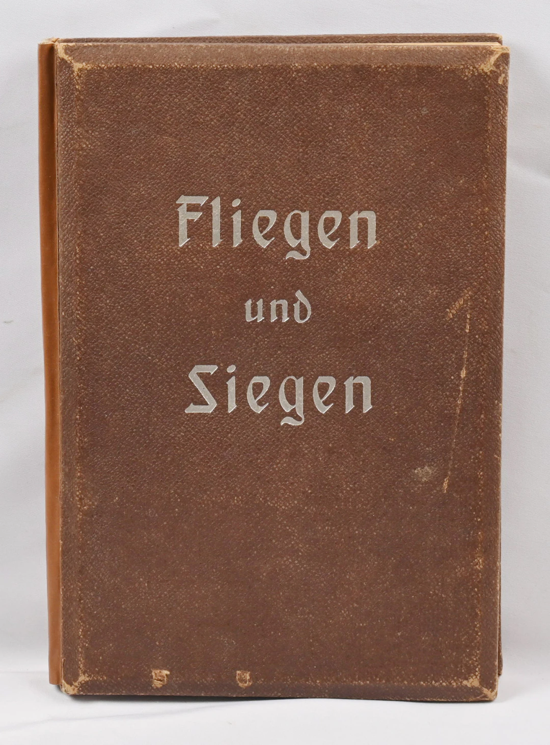 Stereo photo album ”Fliegen und Siegen”. ”3D” photo album. One of