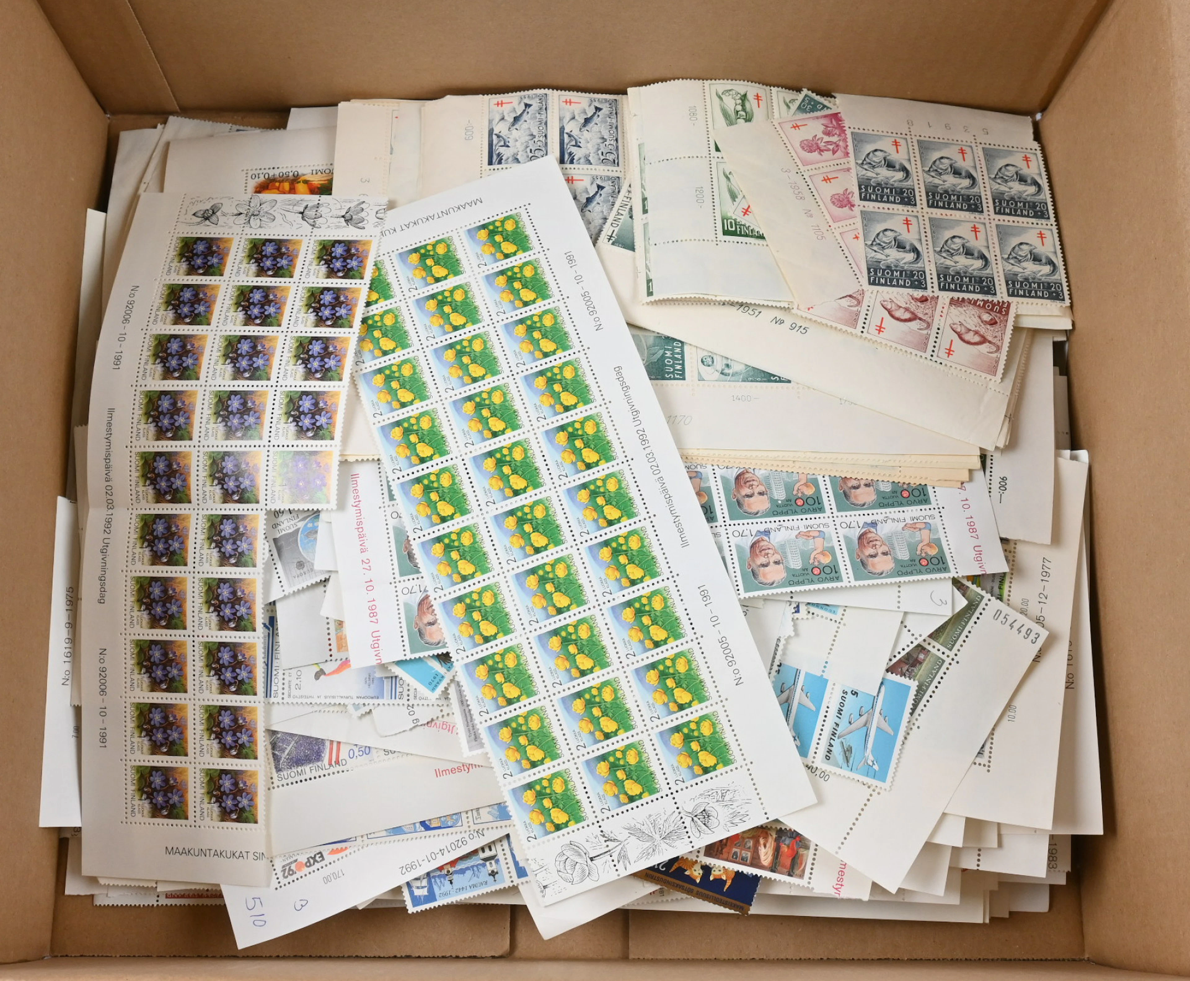 LARGE selection of sheet parts, ca. 1,3 KG = plenty of stamps!