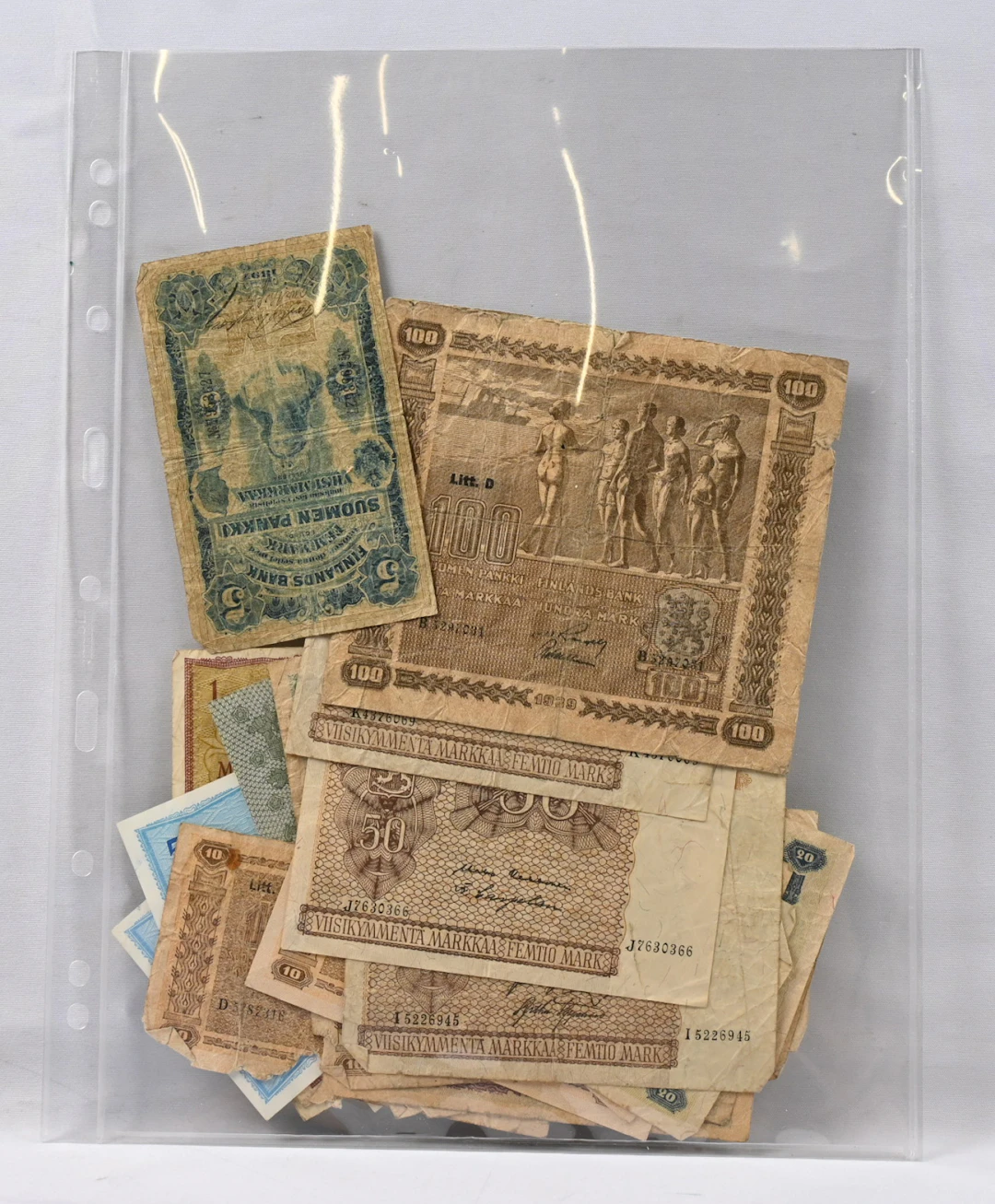1897 - 1963 selection of ca. 40 banknotes from 25 penni to 100 markka