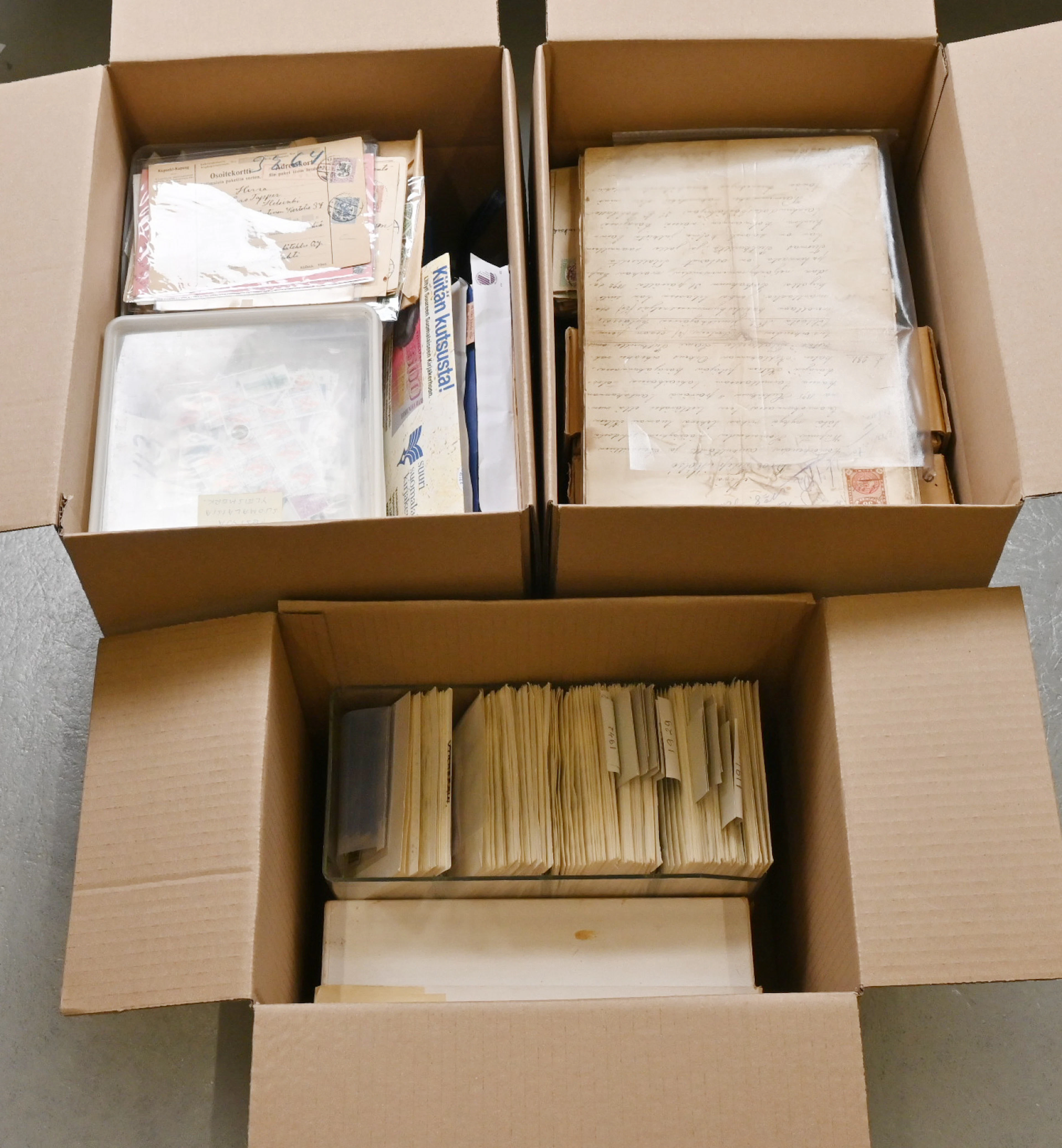 Large mixed selection of Finnish loose bulk stamps and kiloware from