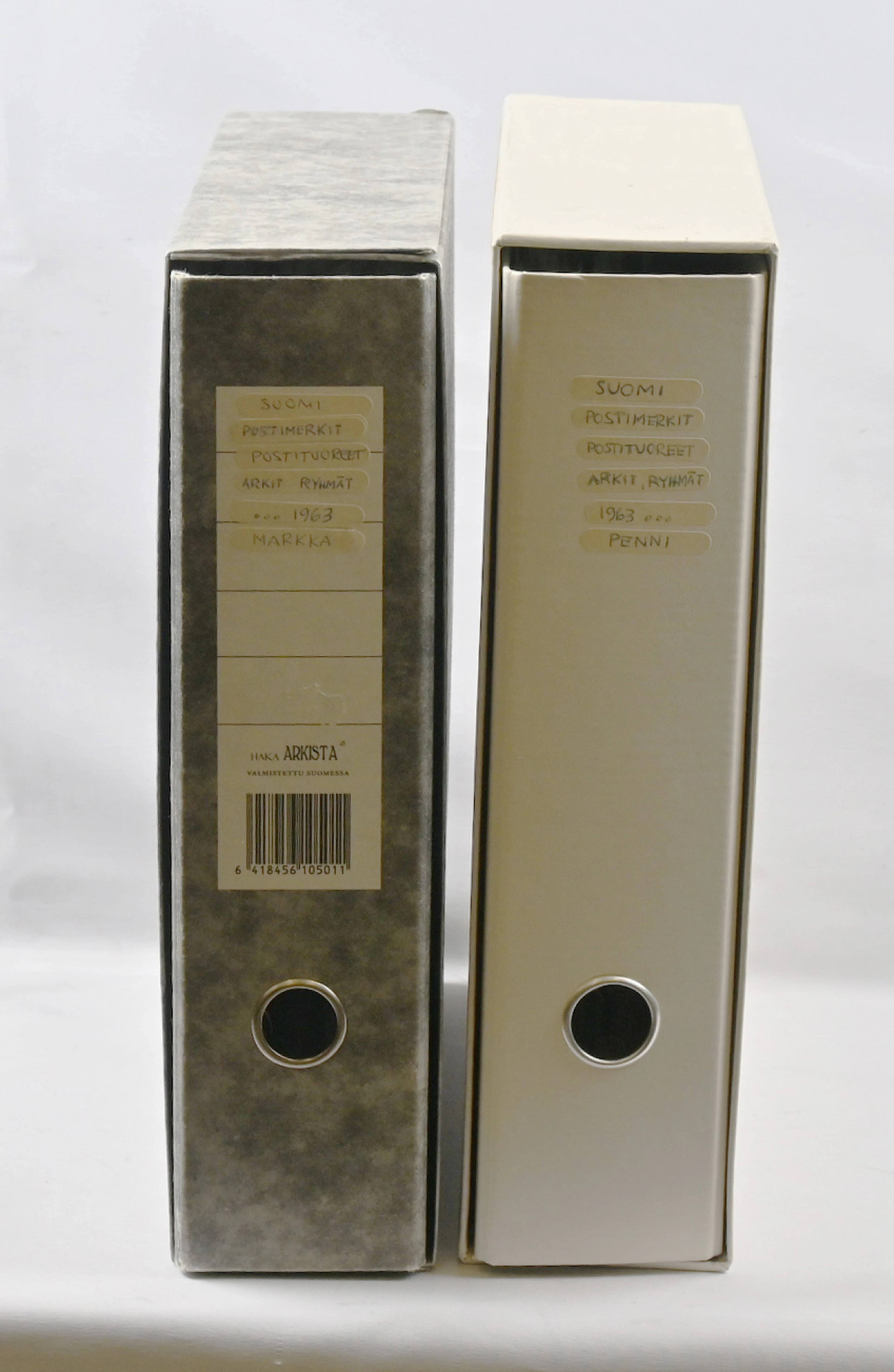 1917 - 1993 MNH ** stock material in two binders. Including multiples