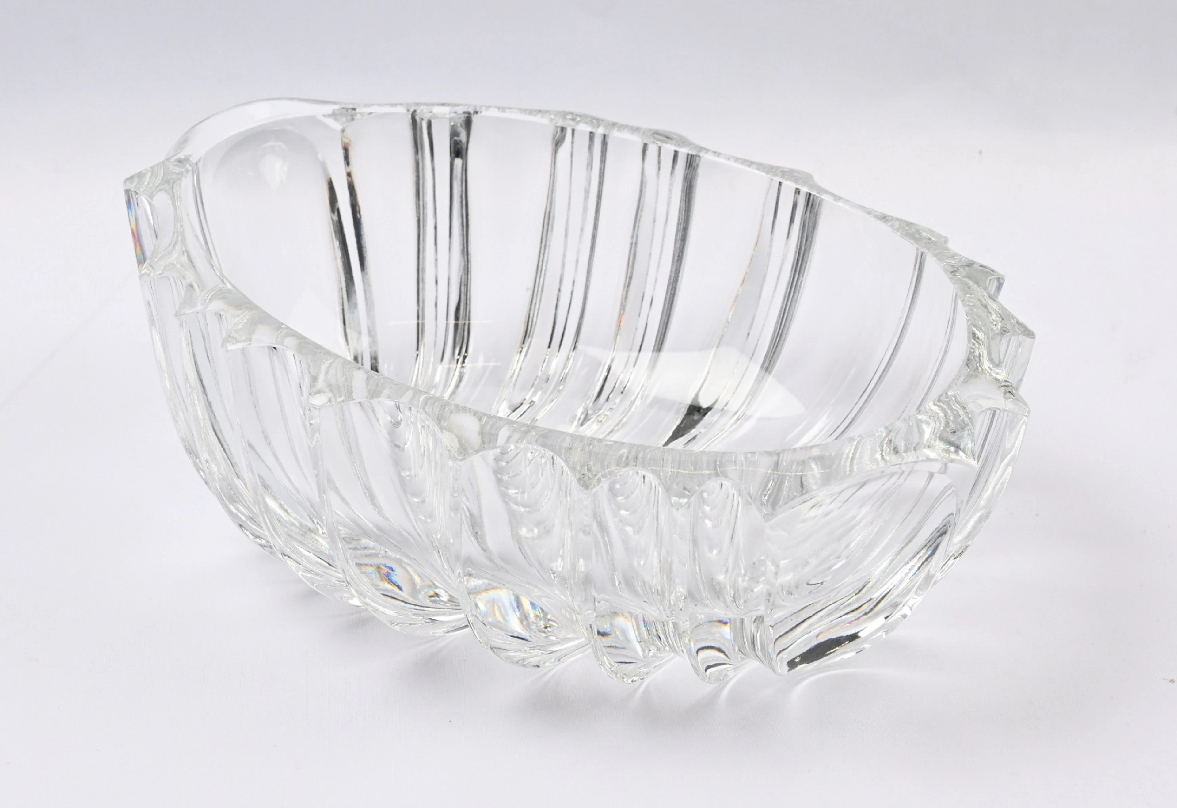 Crystal bowl, Vene (Boat), approximately 23 x 16 cm, Oldrich Lipský.