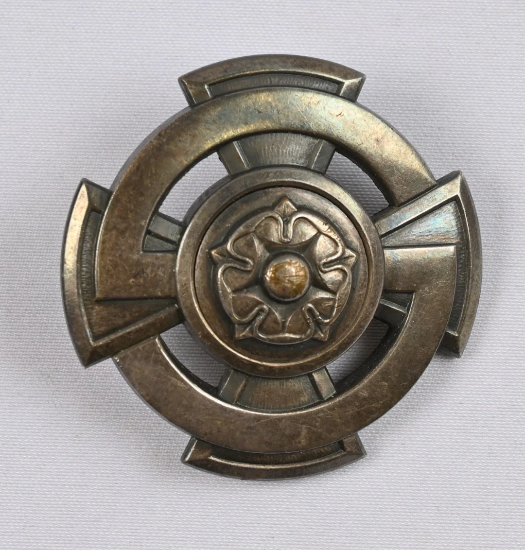 Civil Guard model 1934 fitness badge, diameter 40 mm. Numbered 2071.