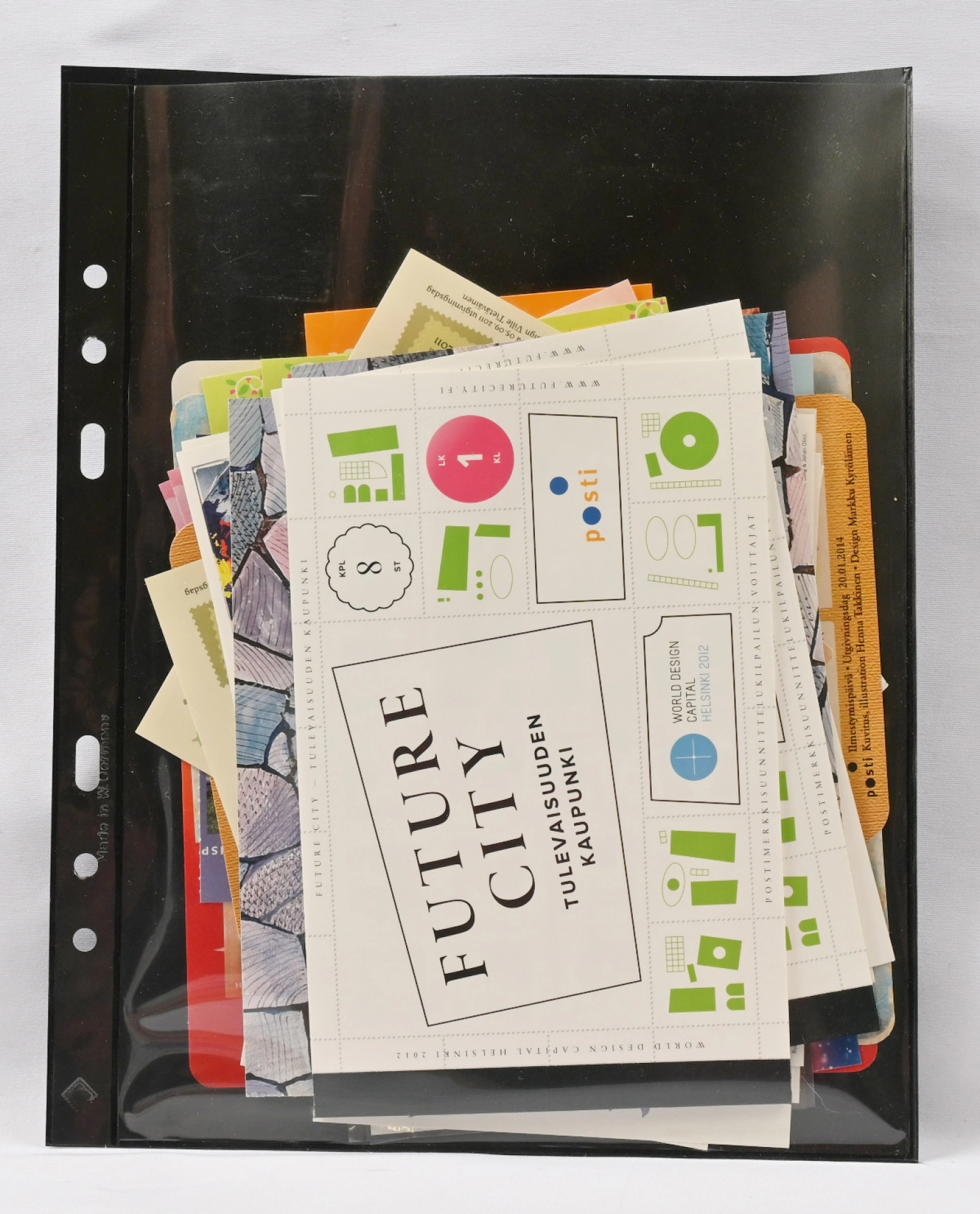 MNH ** forever stamps over 340 pieces in booklets, miniature sheets etc.