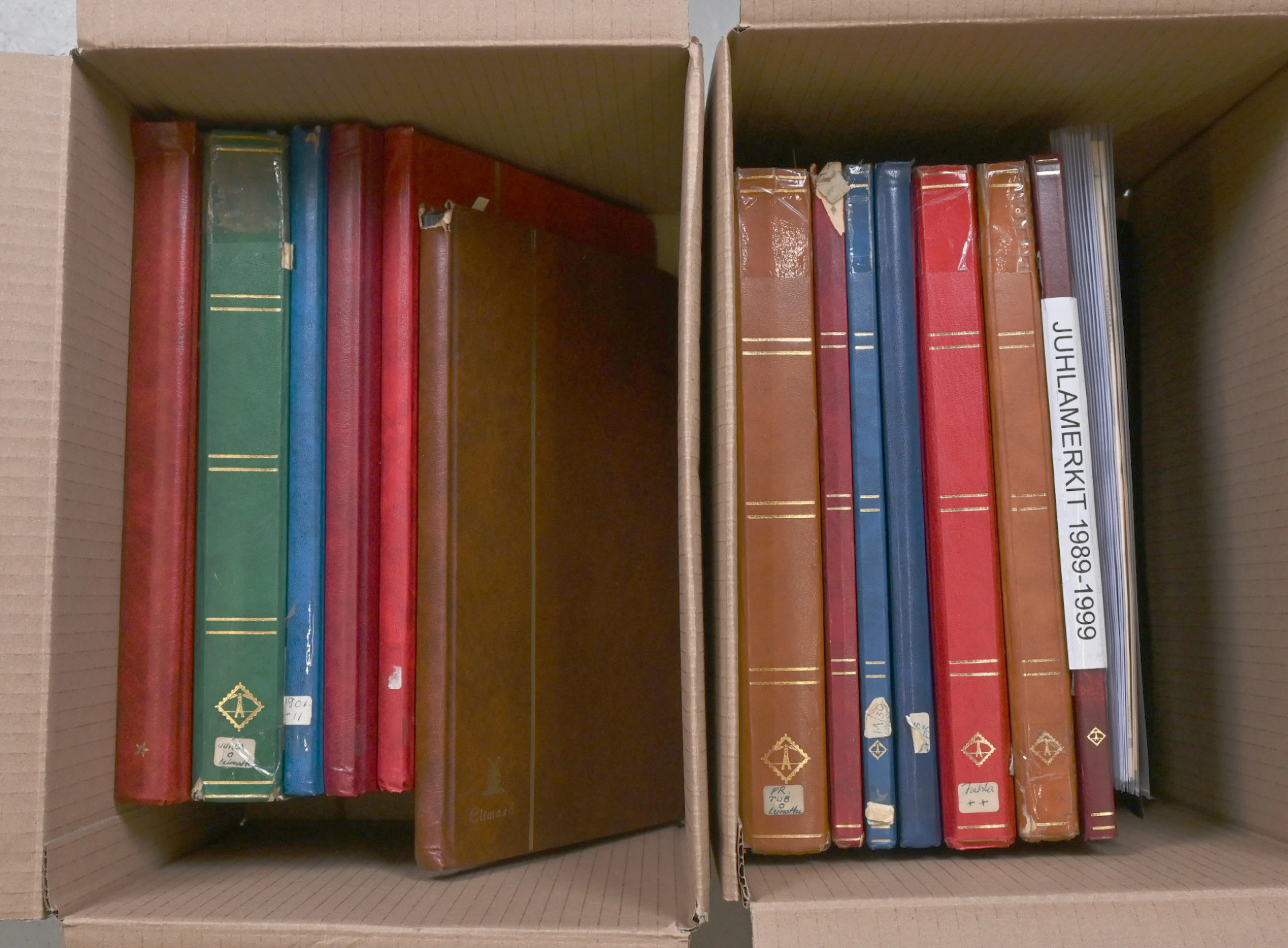From 1875 onwards in 12 stockbooks mixed and abundant stamp selection.