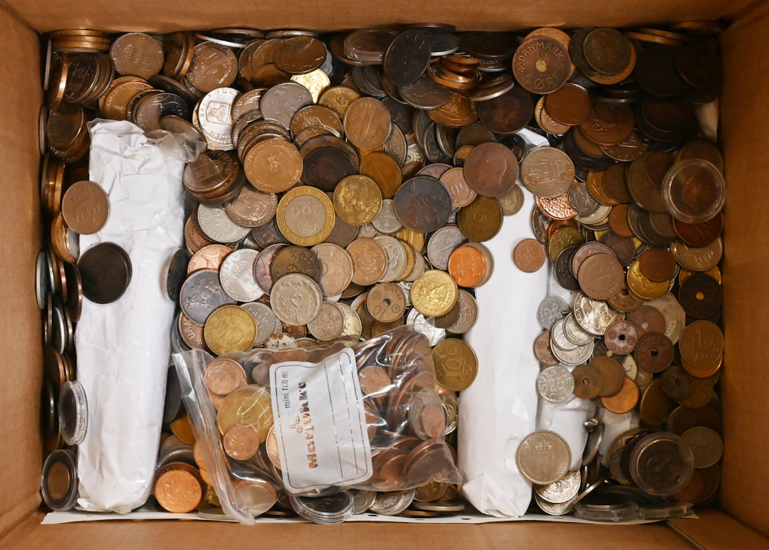 Whole world coin lot from old to new, over 10 KG