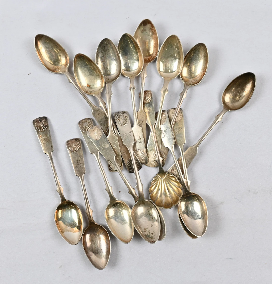Small spoons etc. silver (813) selection of 16 pieces.