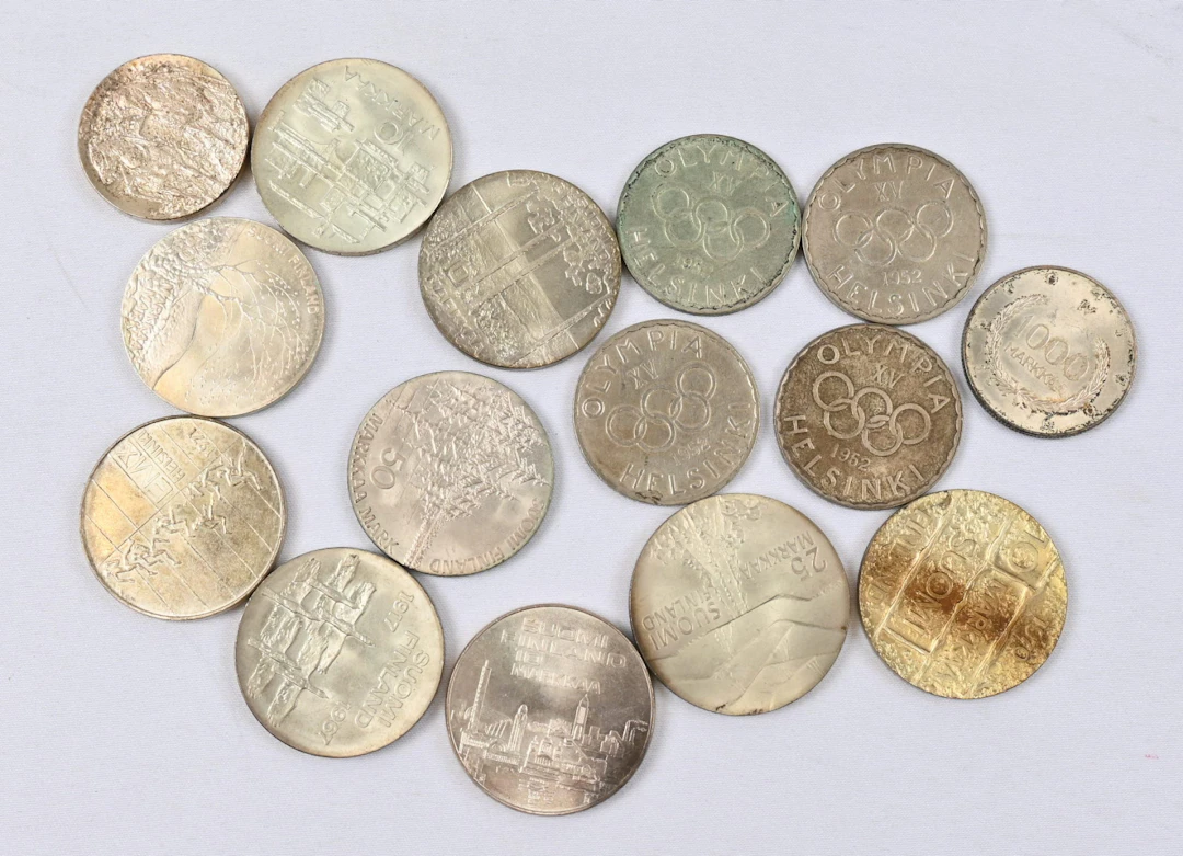 From 1952 onwards a small selection of commemorative coins, 15 pieces