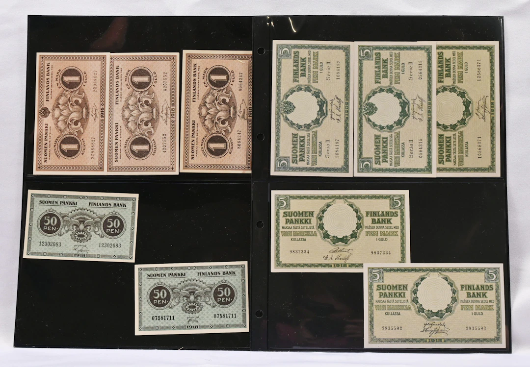 1909 - 1918 fine selection from 25 penni to 100 markka. Nearly 30