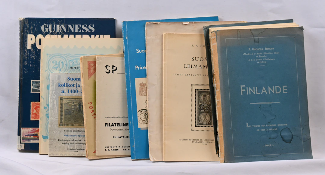 Small selection of literature mainly related to Finnish philately