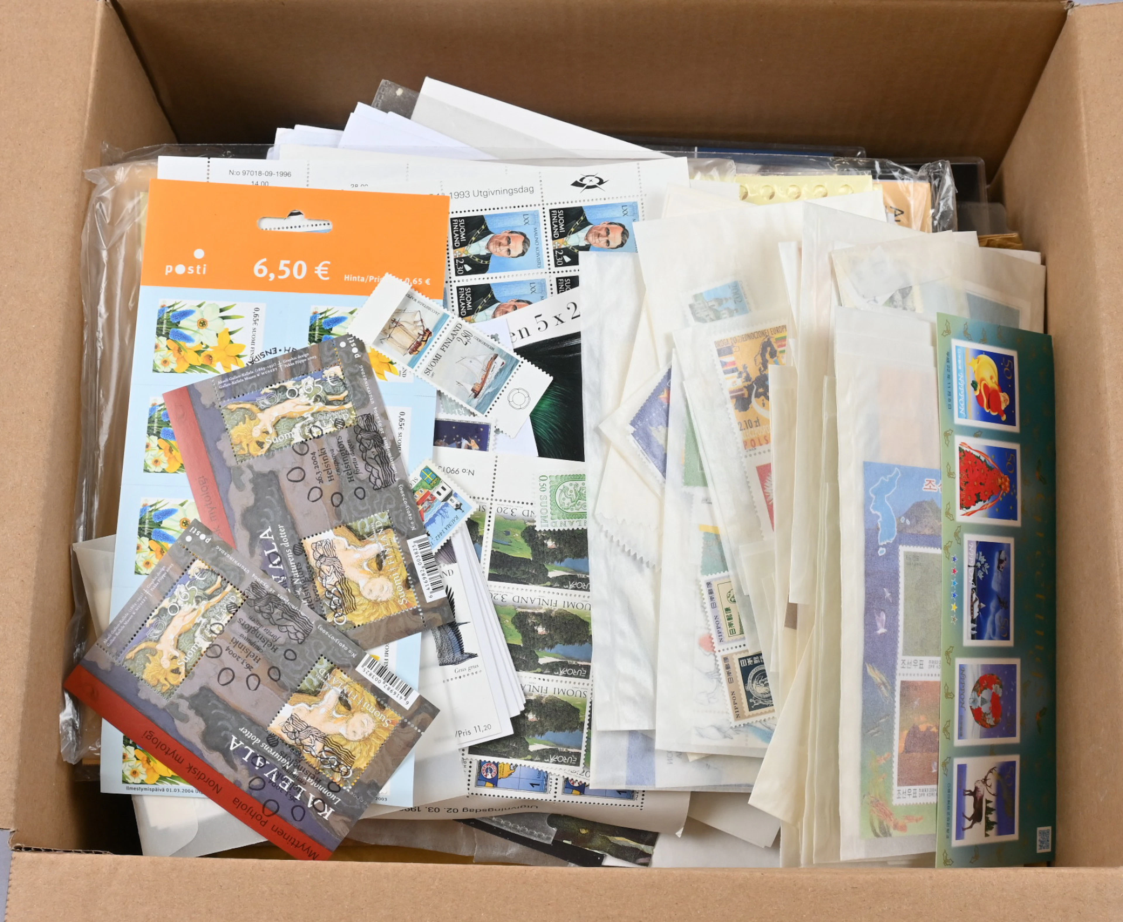 Finnish thematic assortments, a few 1990s full sheets, a small amount