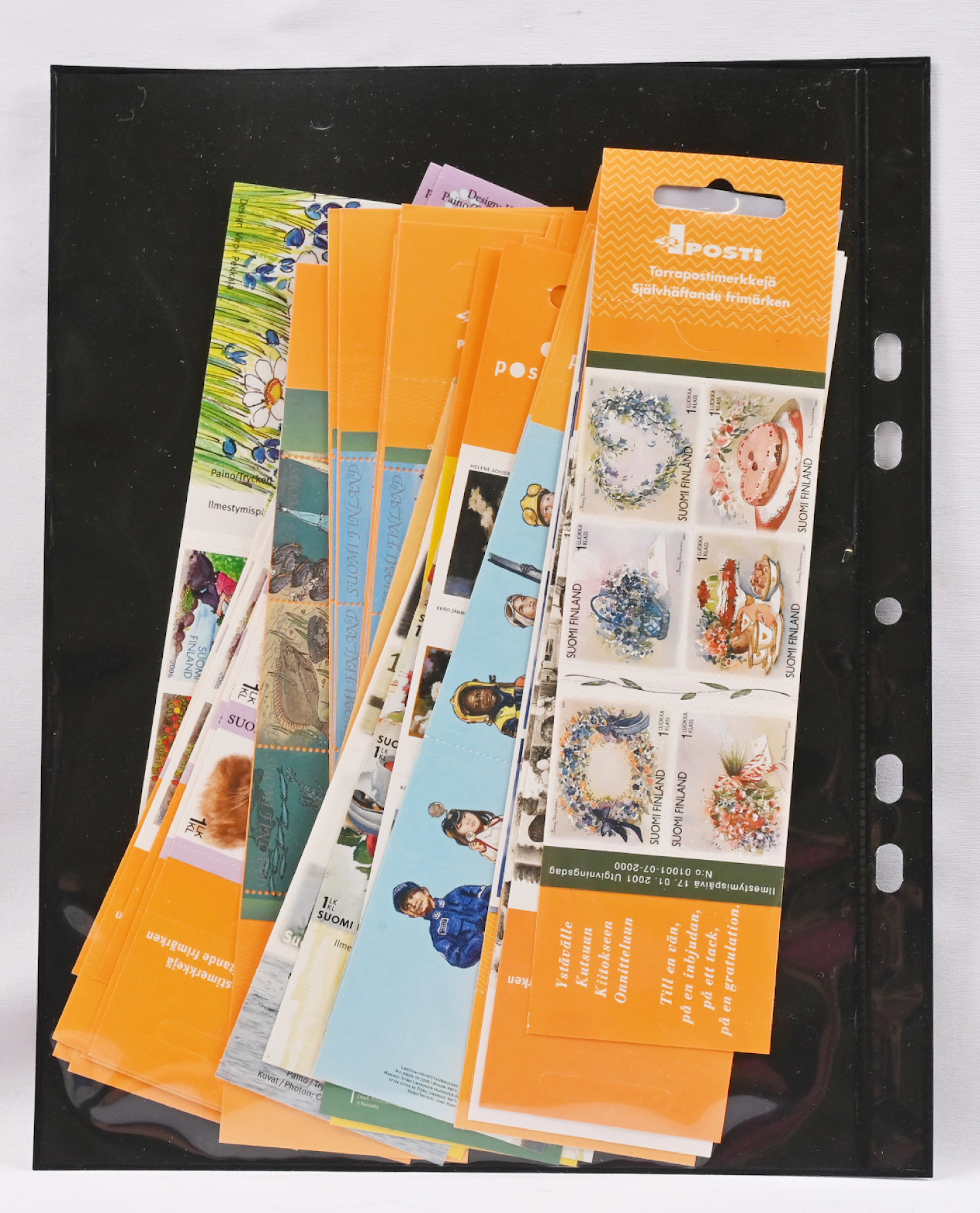 Booklets, fine MNH ** selection containing approximately 200 forever stamps!