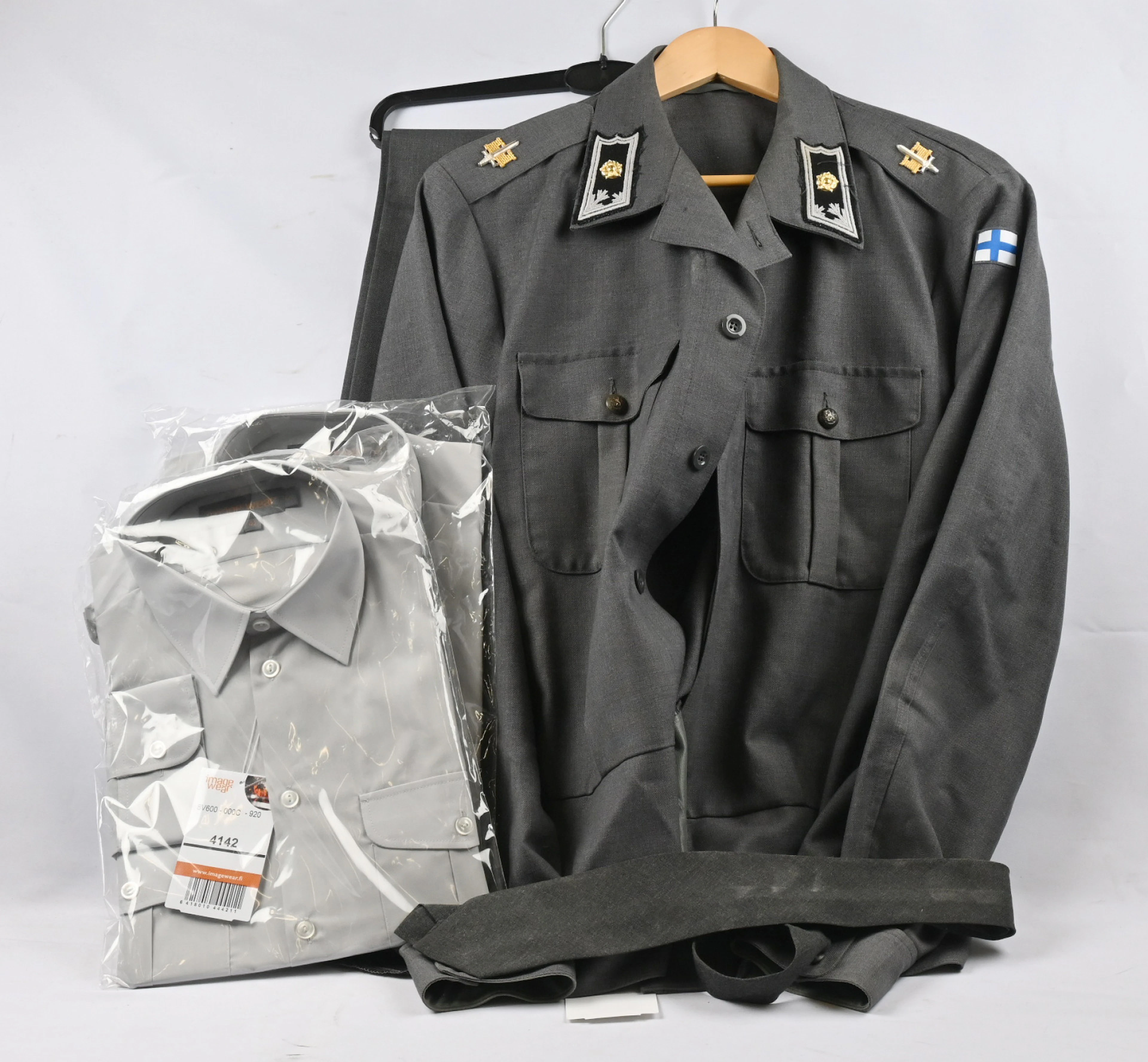 Major's issue 1983 light service uniform (jacket + trousers) and an