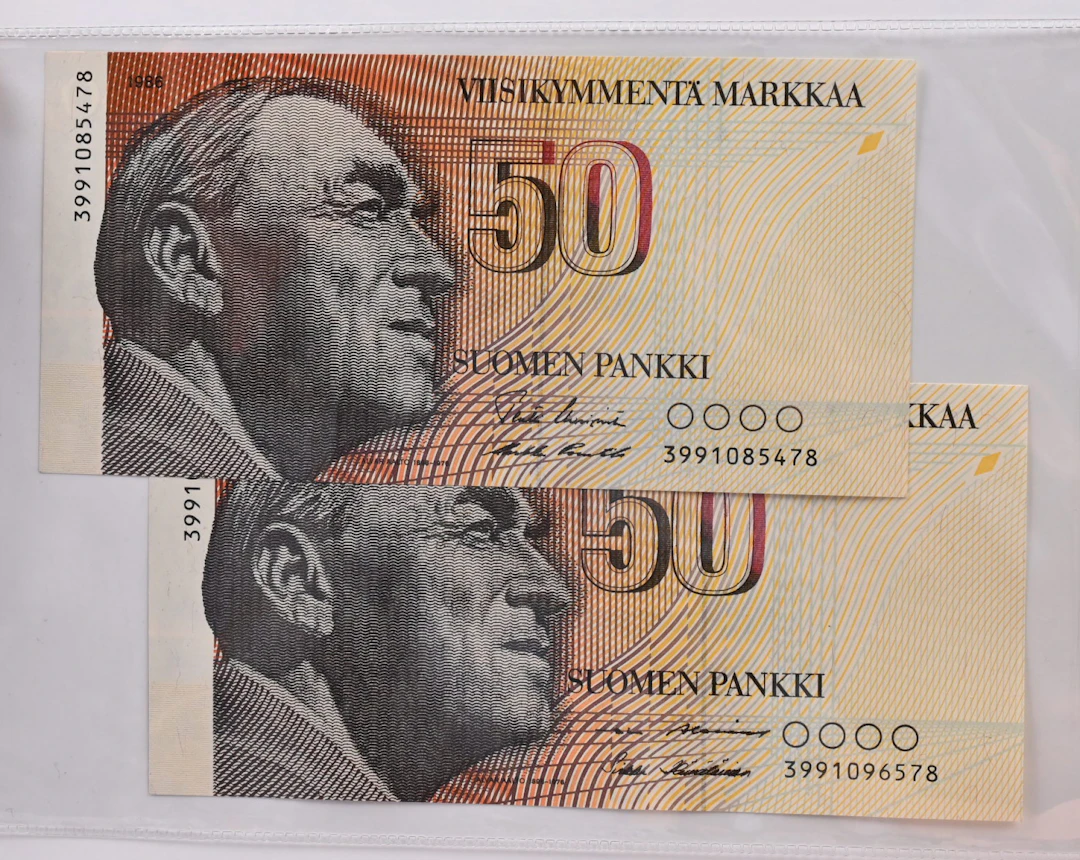 1986 50 markka 3991085478 UUS/Pu1 and 3991096578 AL1/Hä1. Condition 01-0.