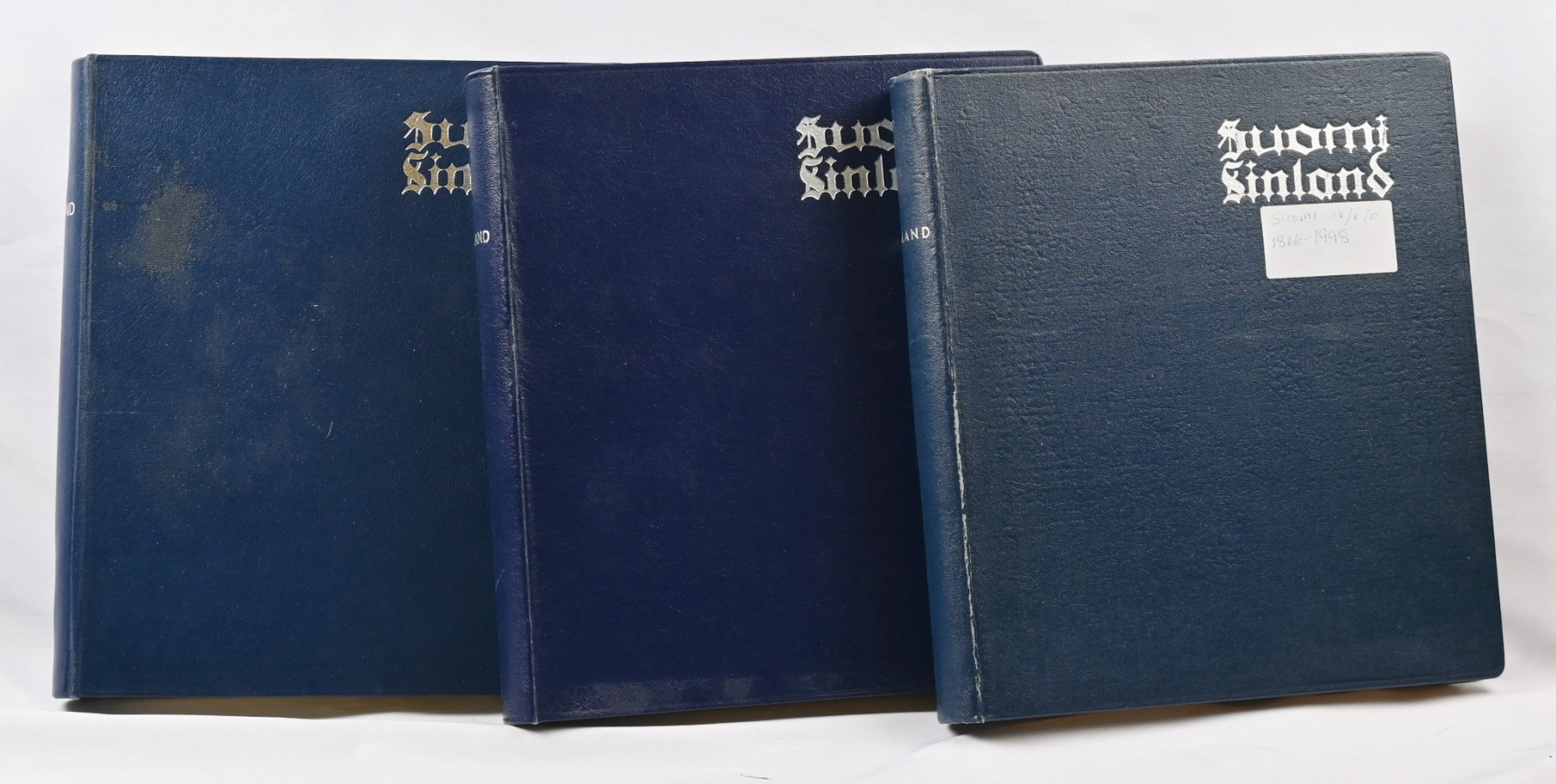 1866 - 1998 basic collection in three beautiful Estett albums. used
