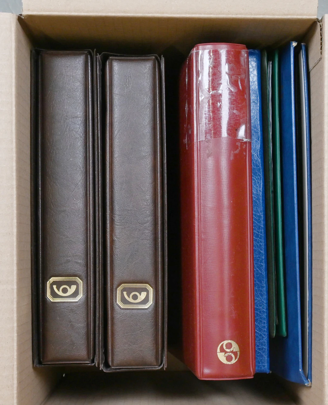 1984 - ca. 1995 large material in six albums: MNH ** used, gutterpairs
