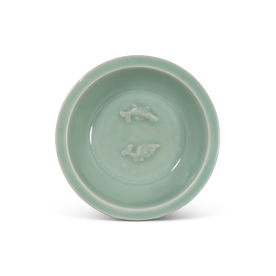 A Longquan Celadon Moulded 'Twin Fish' Washer