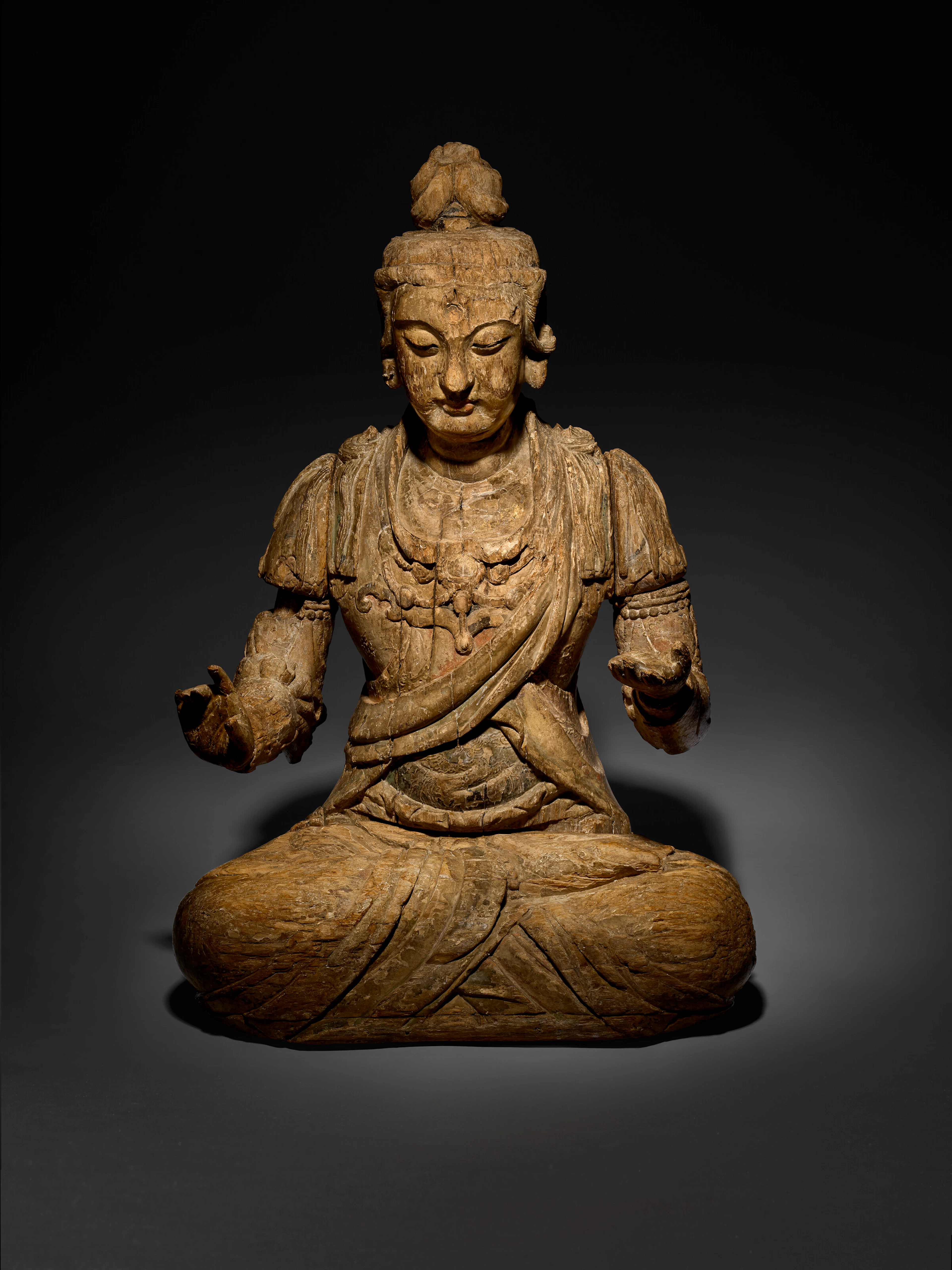 A MAGNIFICENT LARGE CARVED WOOD FIGURE OF SEATED GUANYIN
