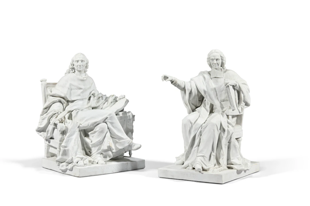 Deux Figures En Biscuit De Porcelaine Dure De La série Des Grands