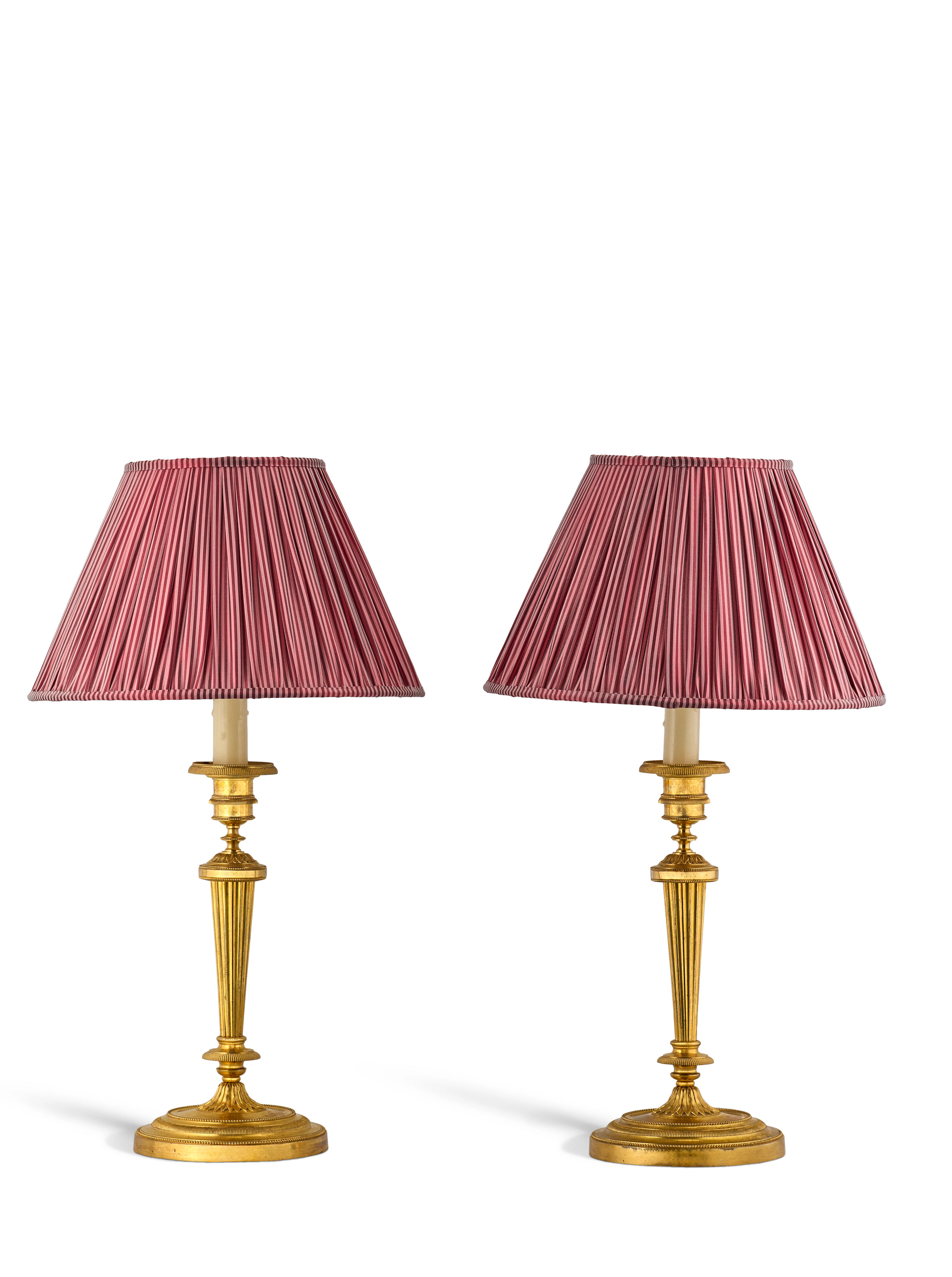 Paire De Flambeaux De Style Louis Xvi Montée En Lampe