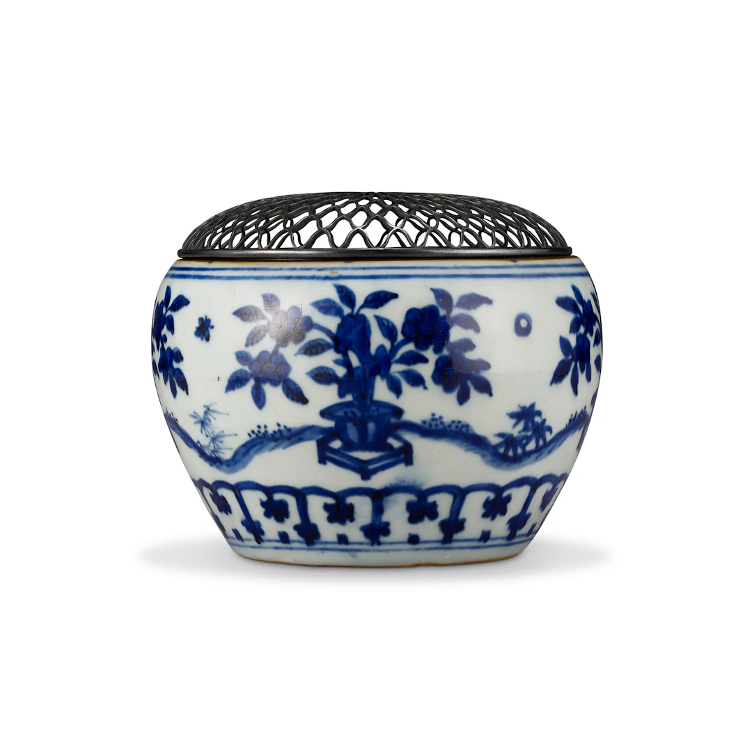 A Small Blue and White ‘Floral’ Vessel