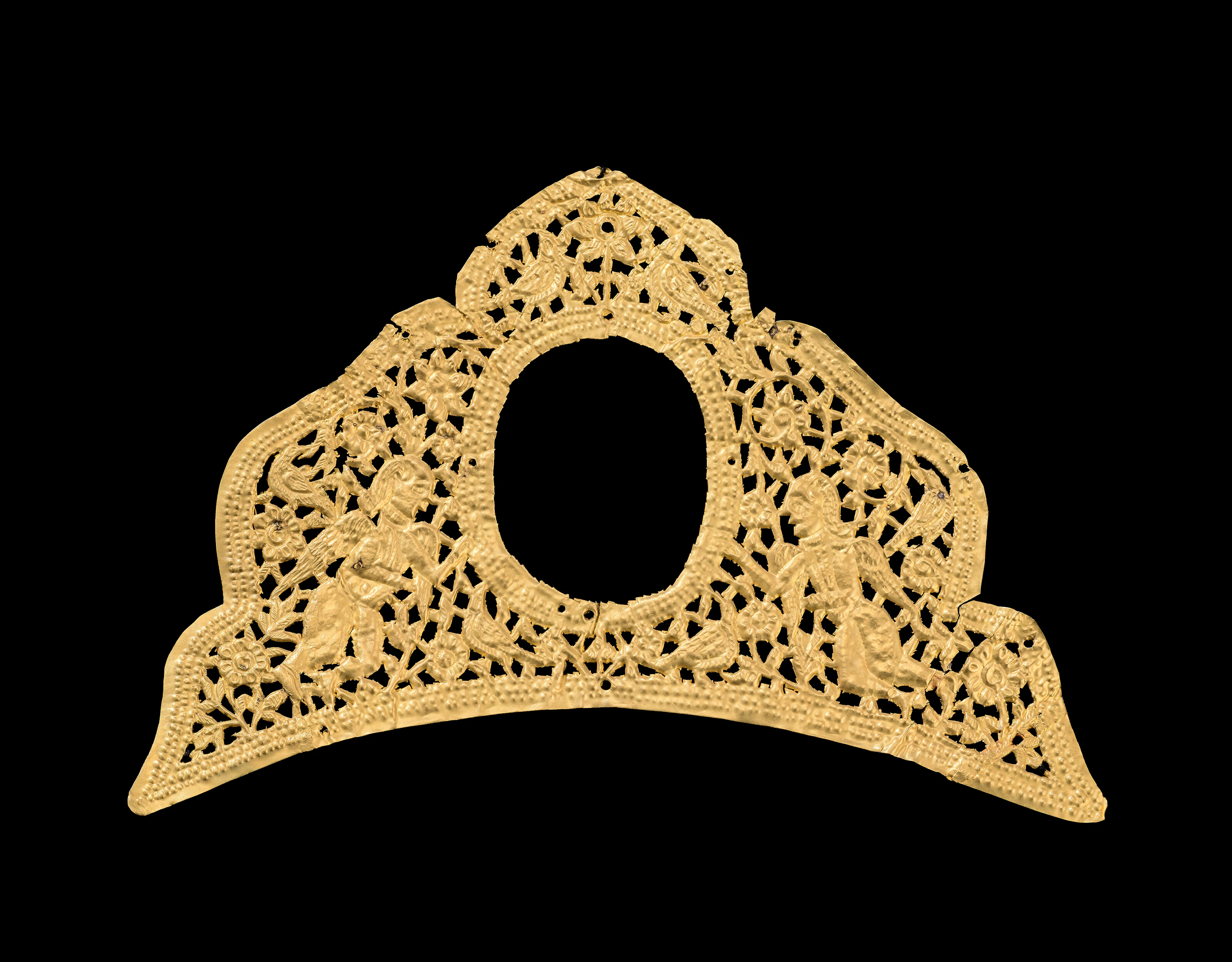 A GOLD OPENWORK DIADEM