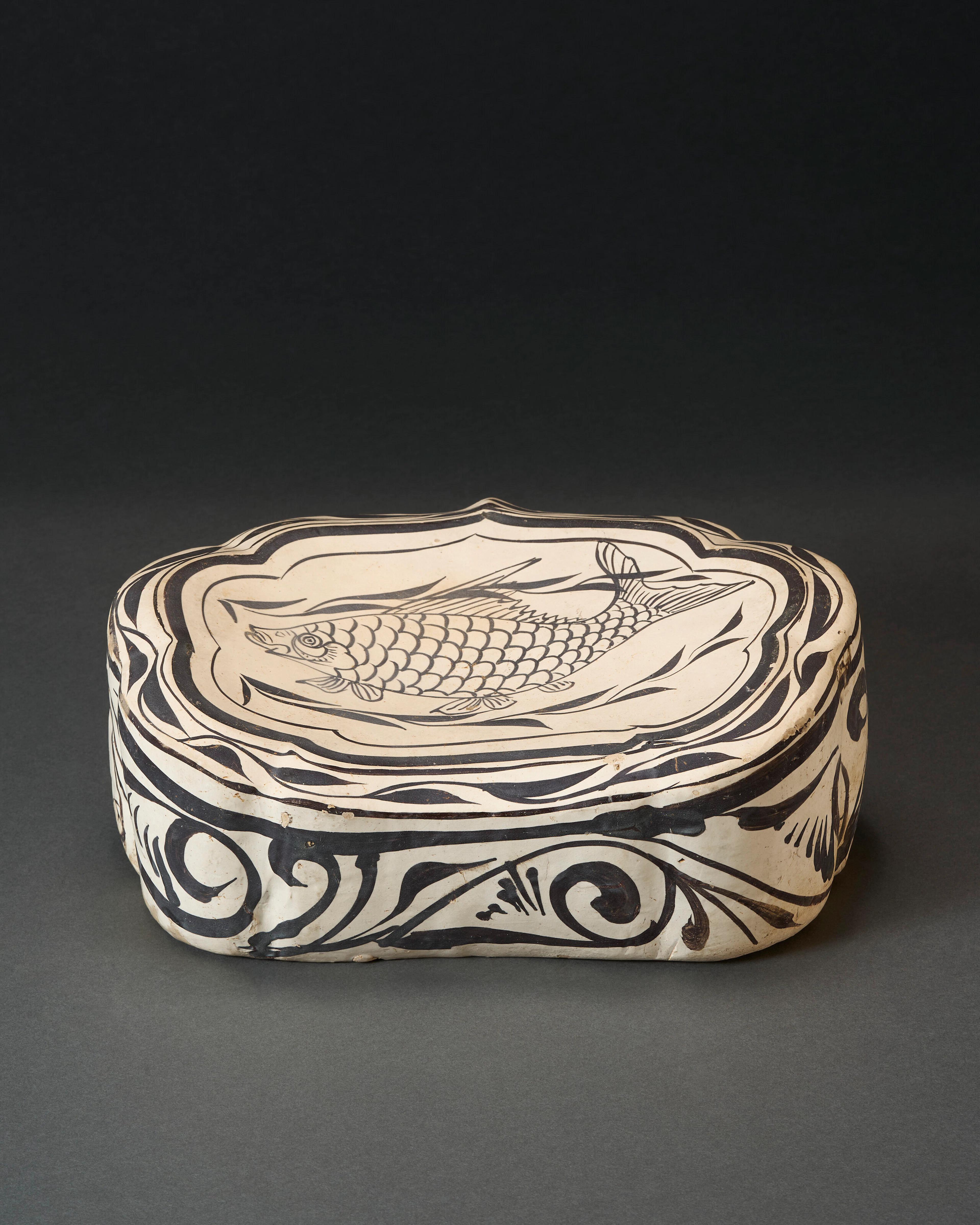 A PAINTED CIZHOU 'FISH' PILLOW