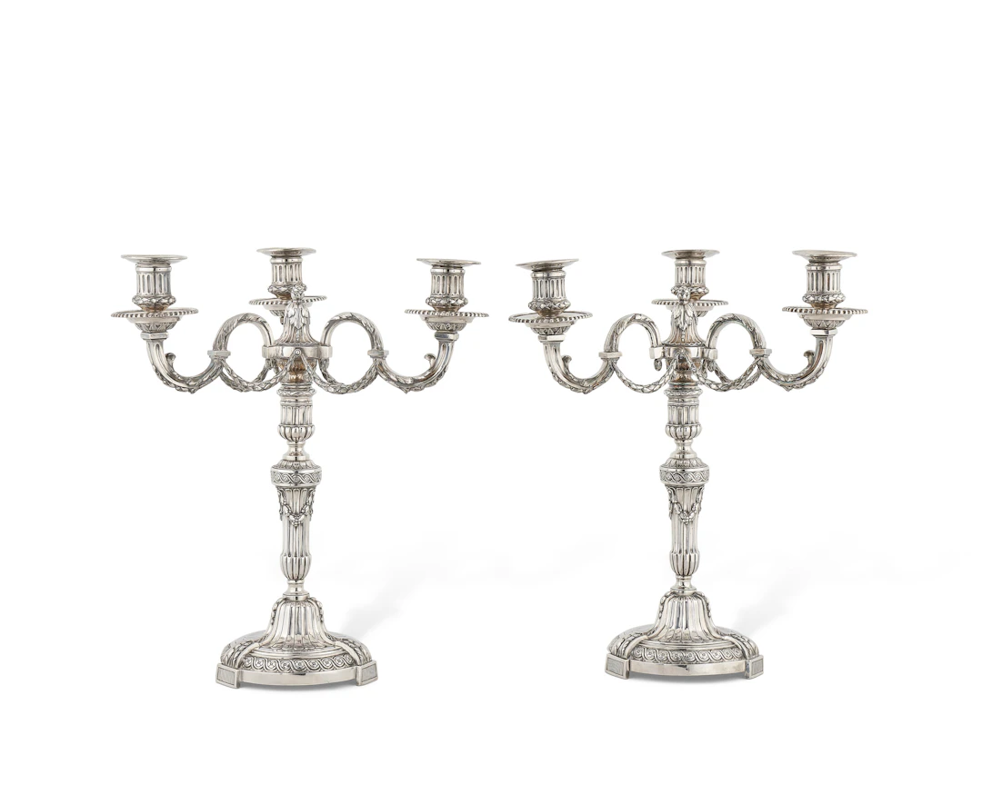 Paire De Candélabres À Trois Lumières En Argent D'époque Louis Xv