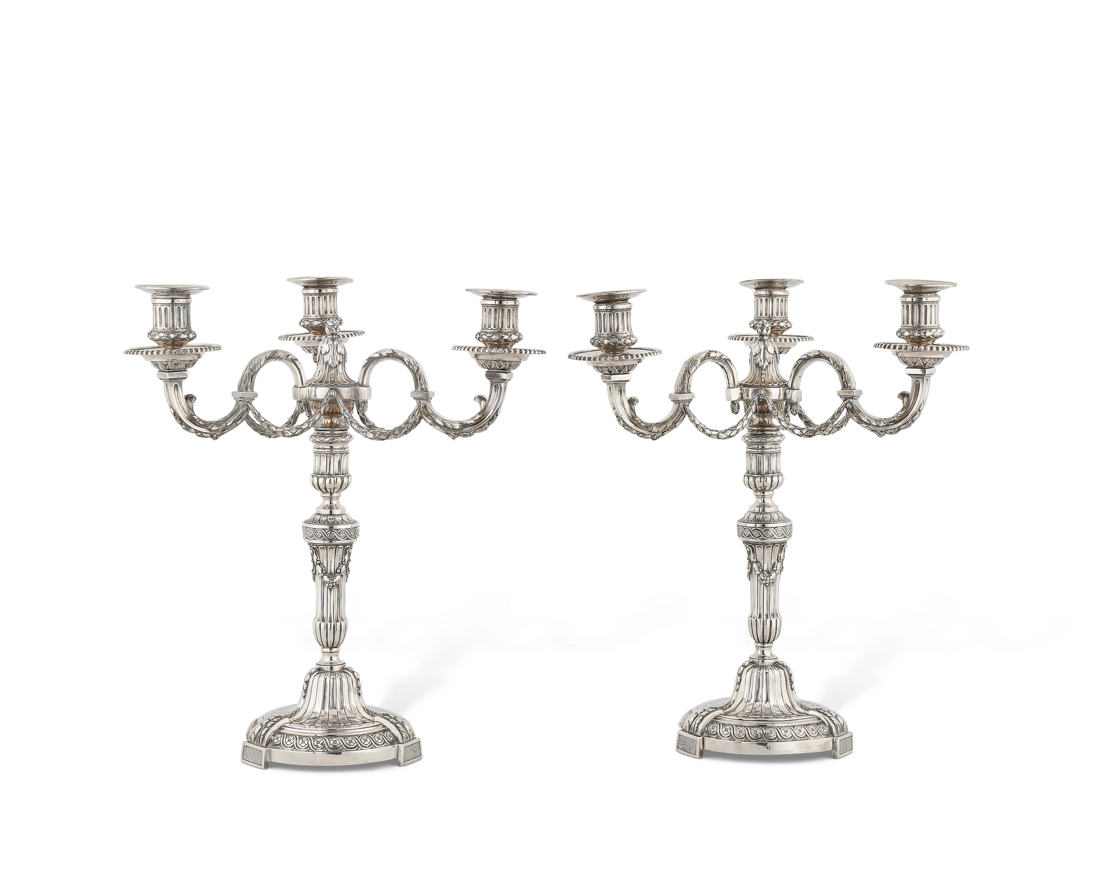Paire De Candélabres À Trois Lumières En Argent D'époque Louis Xv