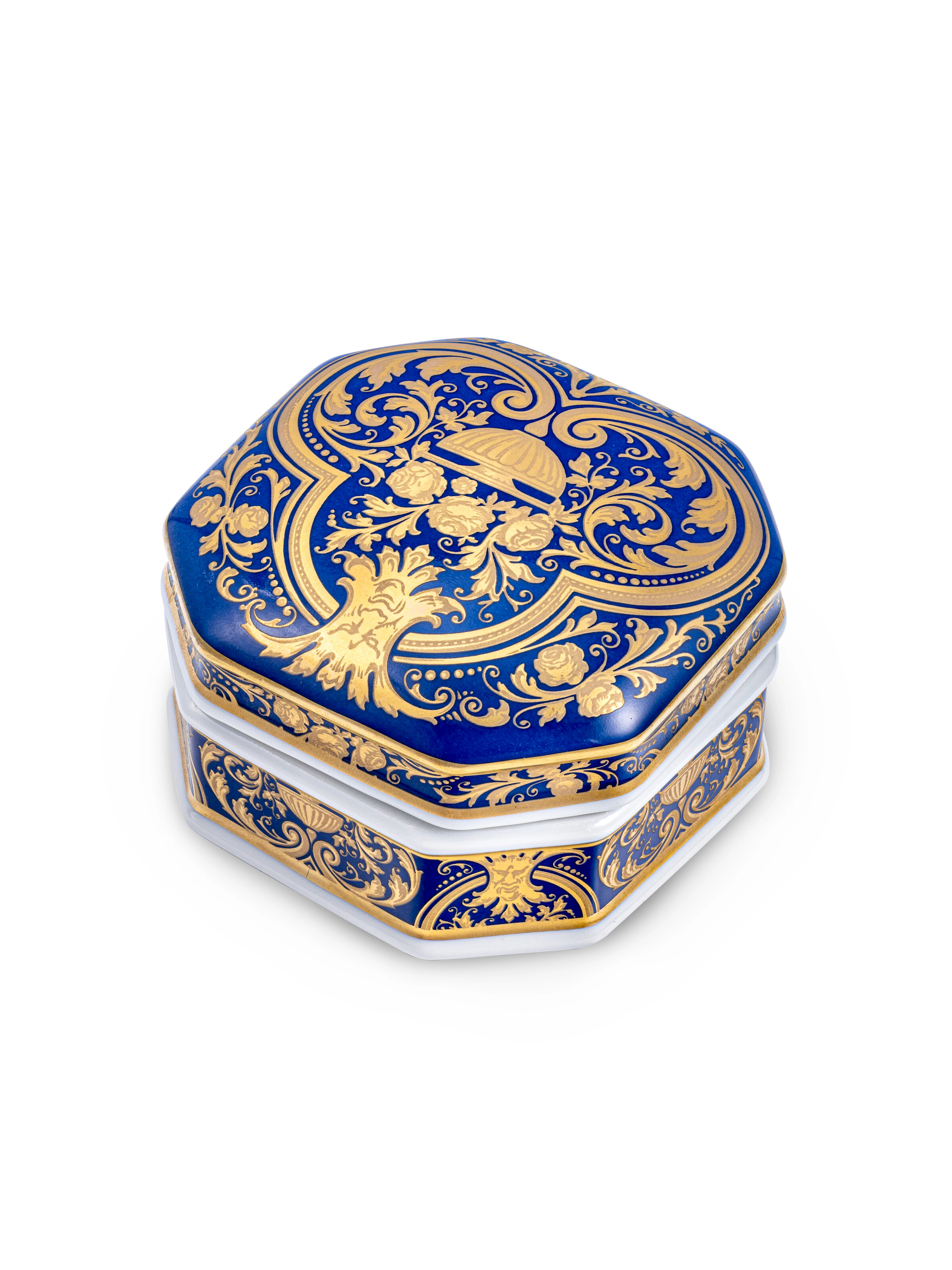 Patek Philippe, Porcelaine De Limoges Bonbonnière, Collection 2000